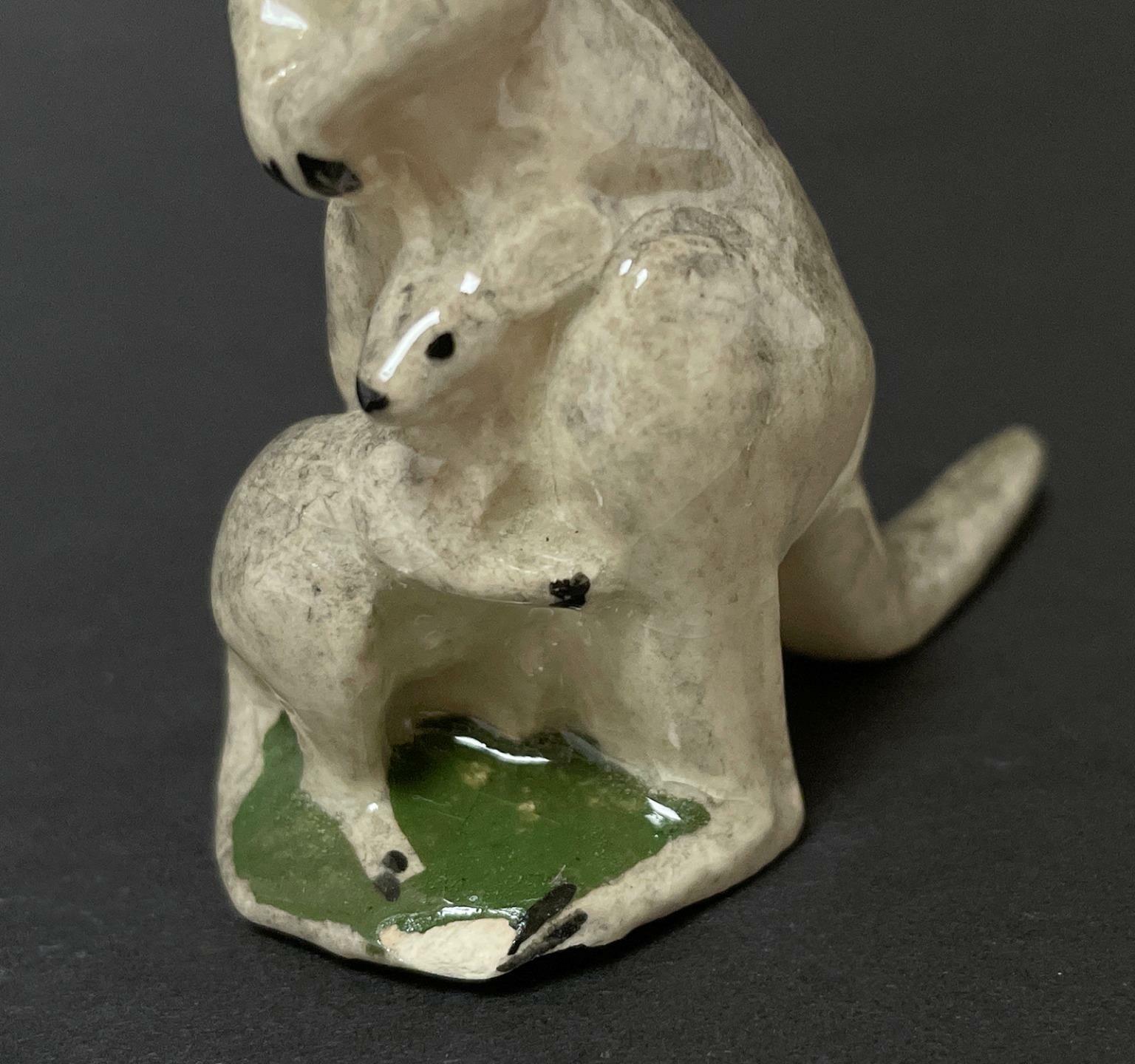 VINTAGE HEBB AUSTRALIAN POTTERY KANGAROO & JOEY FIGURINE SIGNED AF