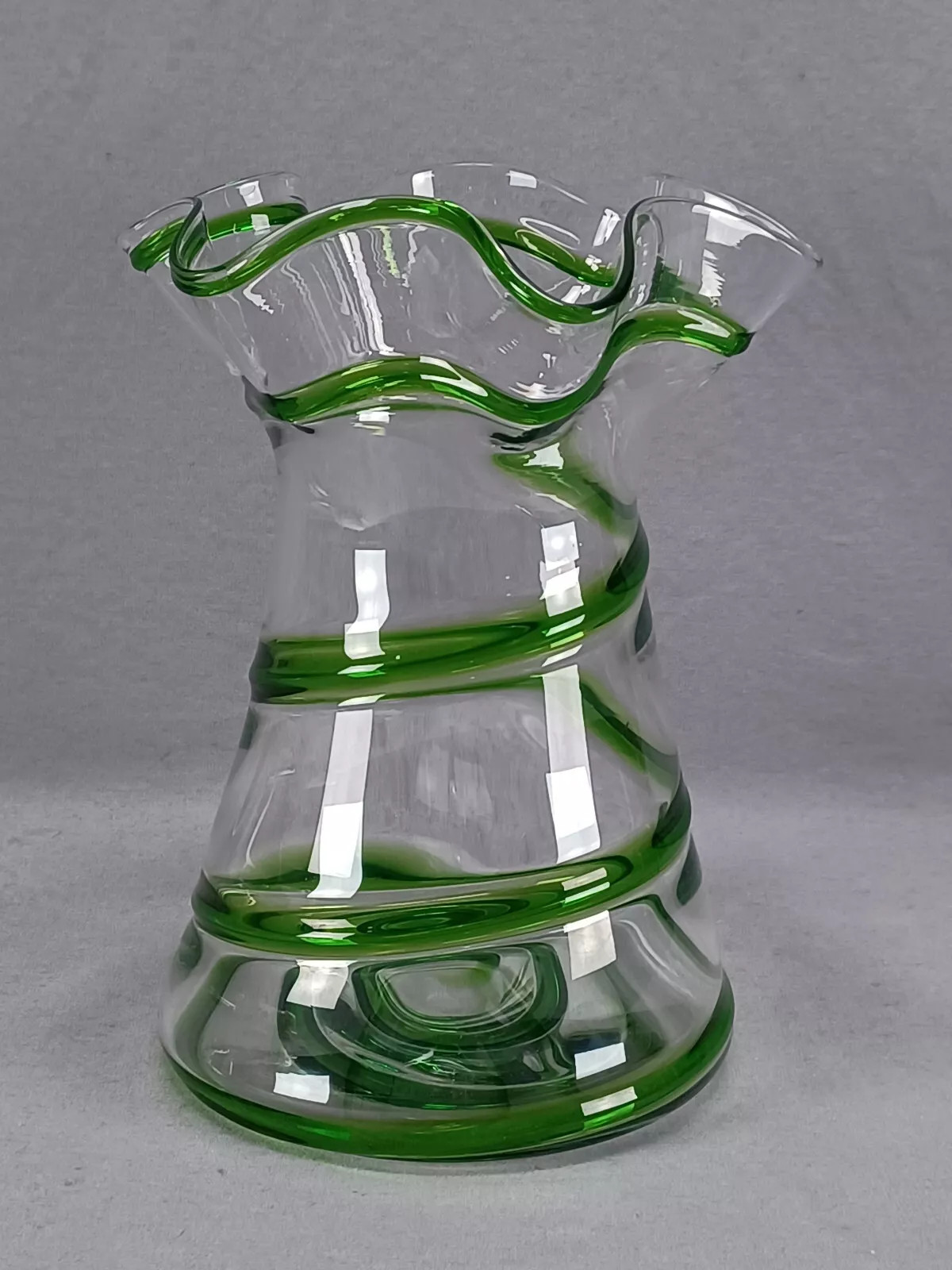 Stuart & Sons Stourbridge Hand Blown Green Trailed Victorian Art Glass Vase