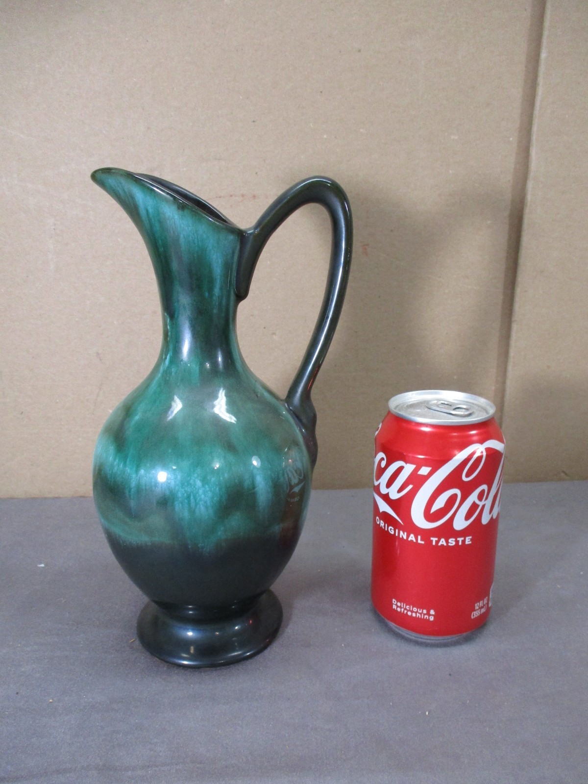 Vtg Blue Mountain Pottery 9.5″ Evangiline Pitcher Vase Green Drip Glaze MINTY