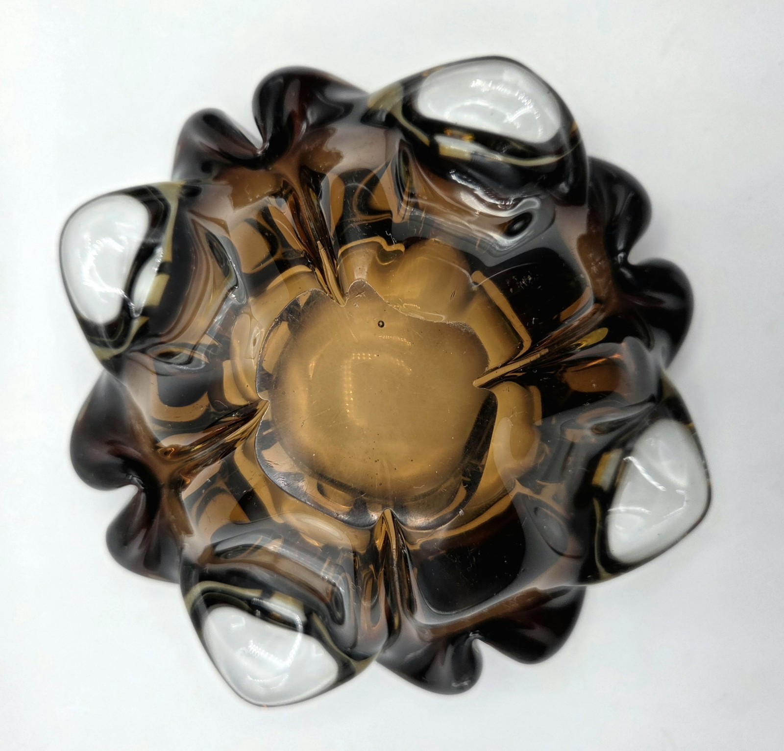 Vintage Murano 6″ Glass Cigarette/Cigar Ashtray/Bowl Brown Ruffled Hand Blown