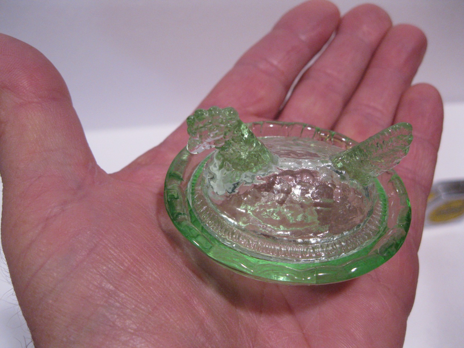 NEW 2 1/2″ Glass Mini HEN on NEST, Get Set of 7 Different Colors for one Price