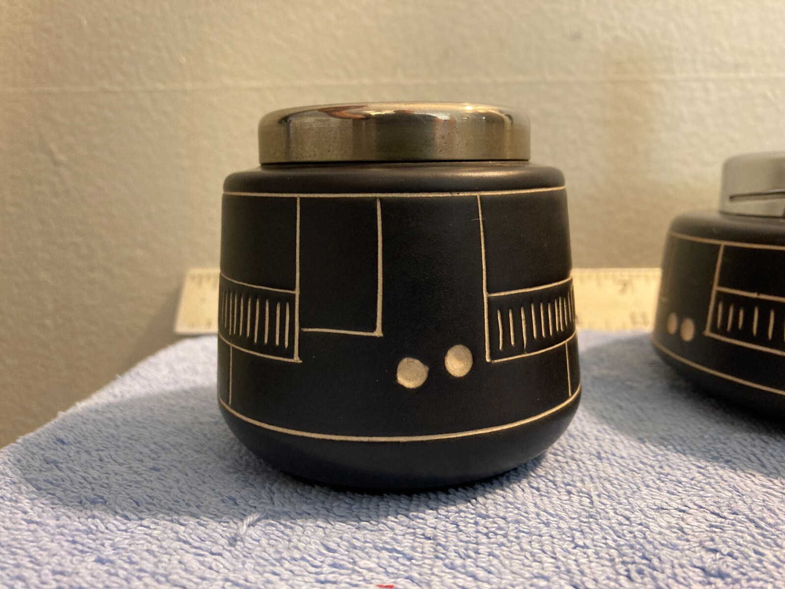 VINTAGE LIGHTER ASH TRAY & CIGARETTE CUP MID CENTURY MODERN SMOKING SET READ