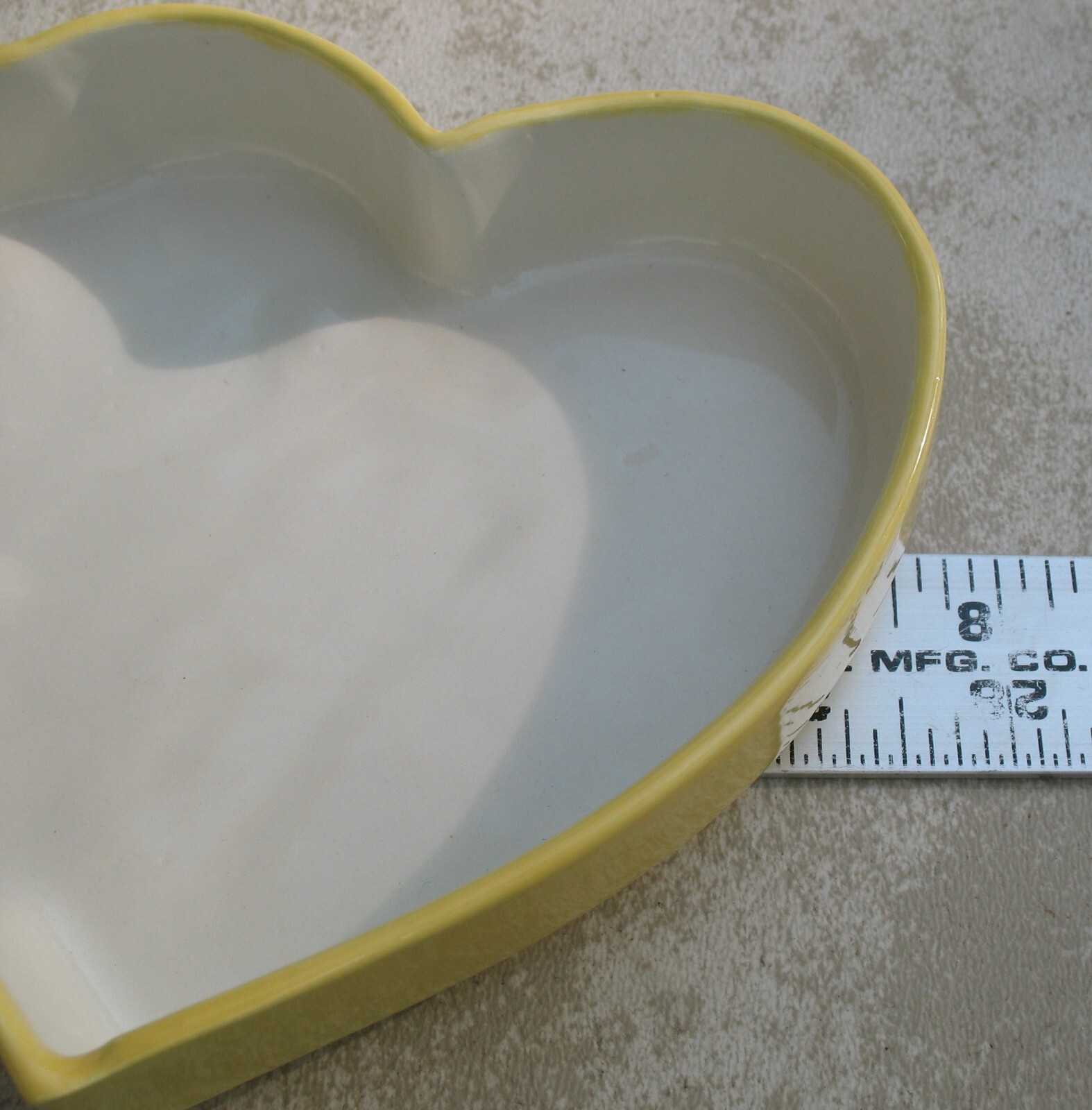 Beautiful Lace Draped Hobby Ceramics Yellow Double Hearts Trinket Box