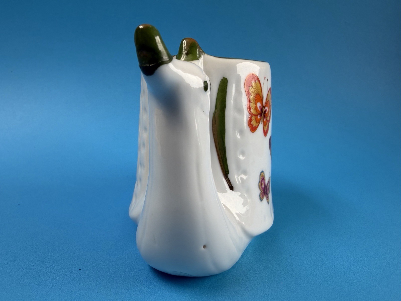 Counterpoint Japan White Butterfly Pattern Figural Snail Ceramic Vase