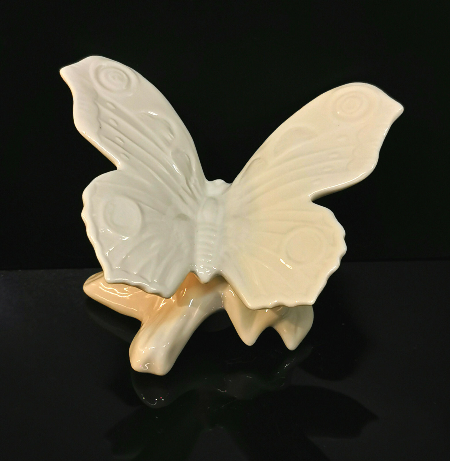 9942995-ds Porcelain Figure Wagner&Apel Butterfly White 3 1/2×2 13/16×2 3/8in