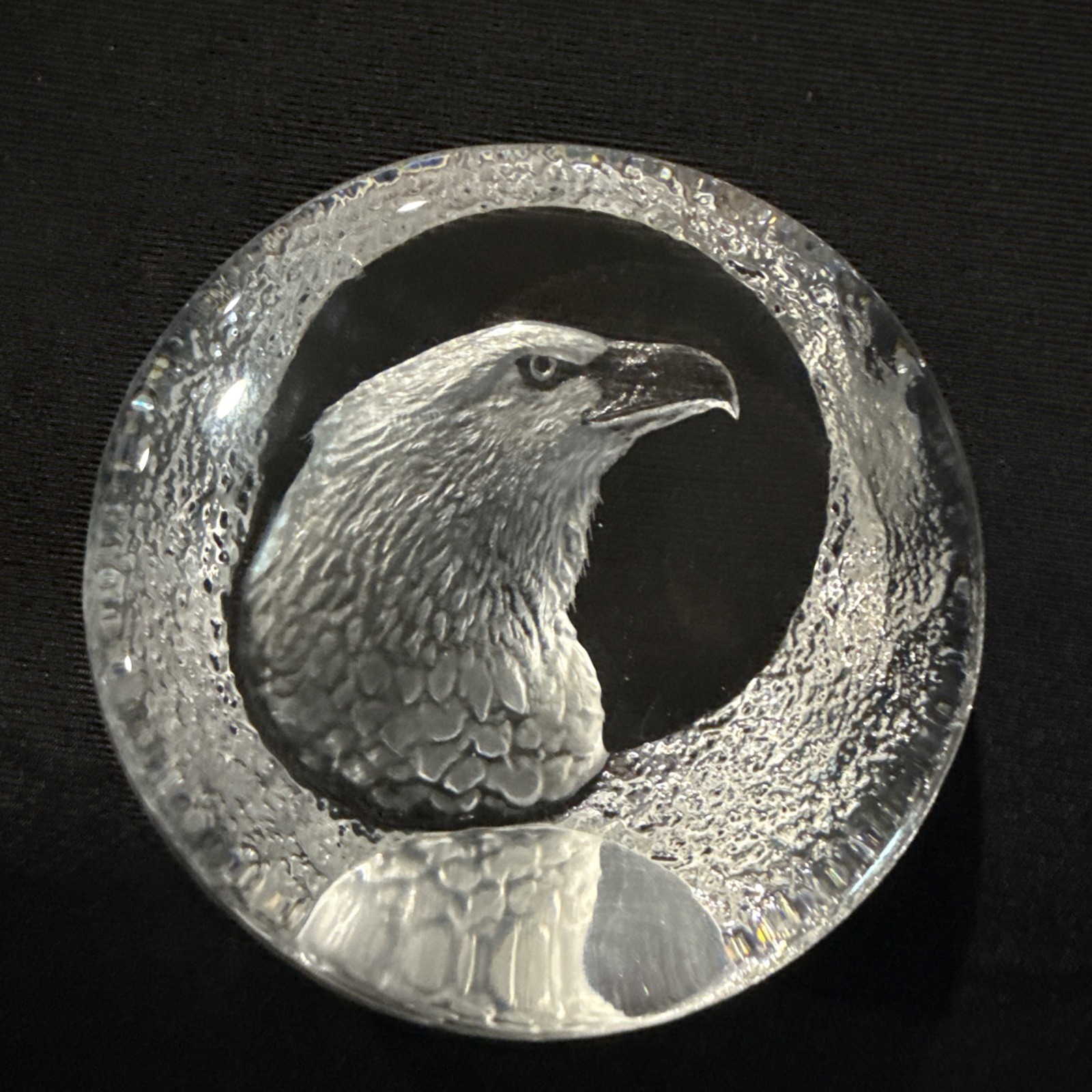 Mats Jonasson crystal art glass eaglehead paperweight #9201 signed