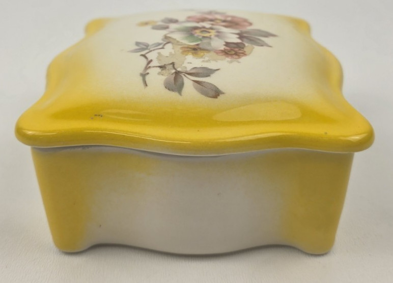 Yellow White Ceramic Covered Trinket Jewelry Box Flower Pottery Retro MCM5″ Vtg