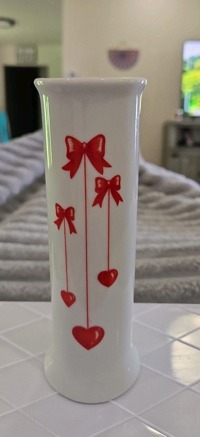 F.T.D.A. White Ceramic Art Pottery Vase Red Hearts Glossy, Korea 1988