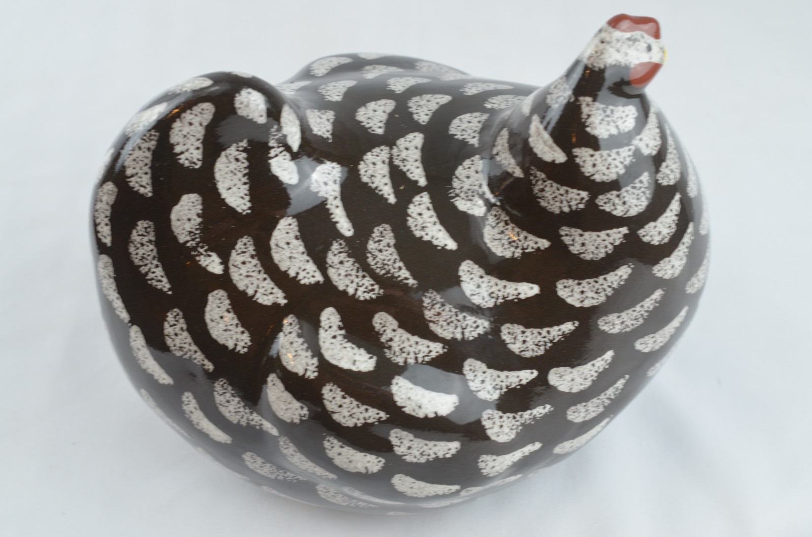 Heidi Caillard La Poule Moyen Modèle Ceramic Hen Brown White Hand Made France