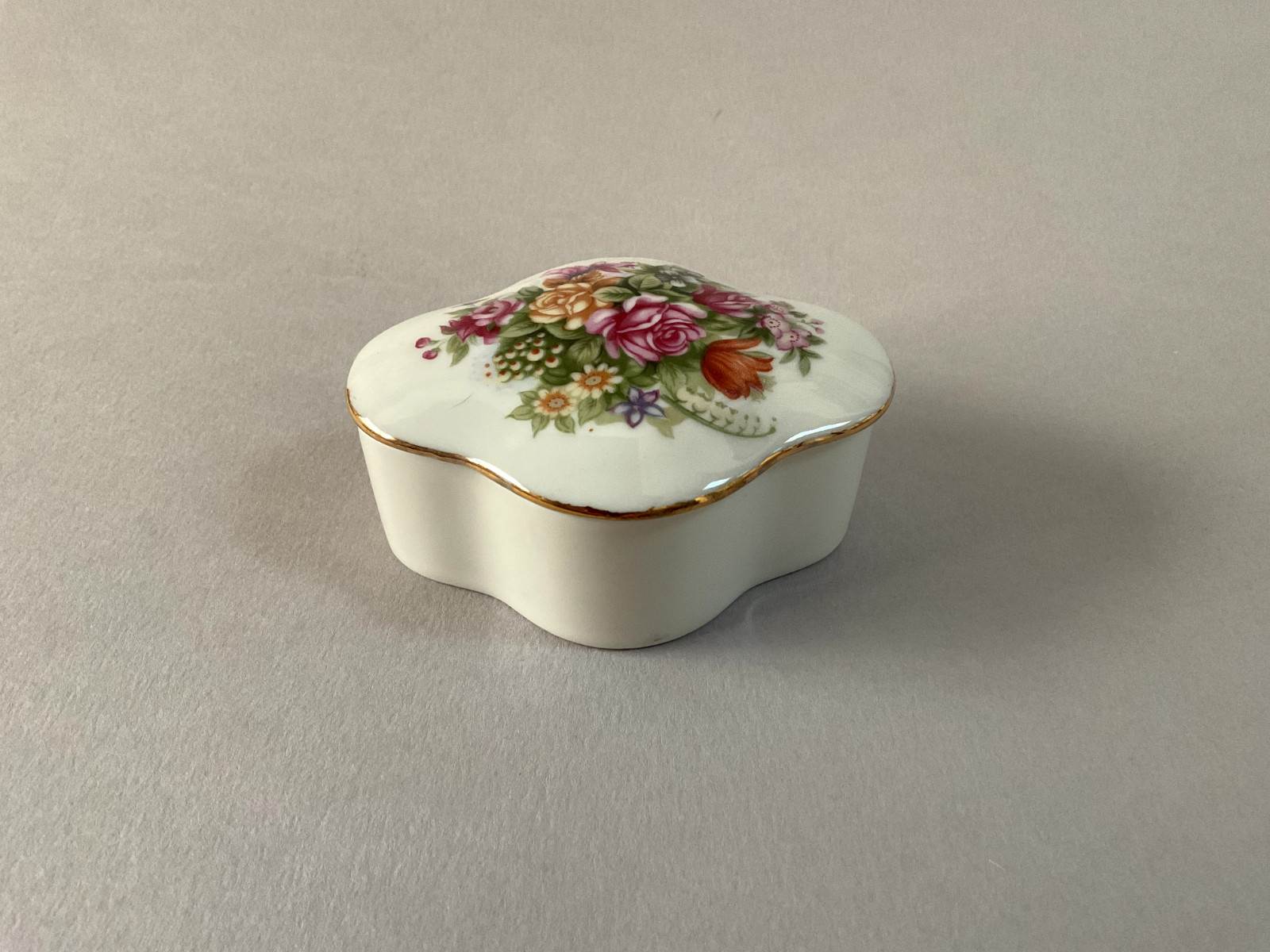 A Colorful Ceramic Trinket Box 3 3/4″ L x 2 3/4″ W x 1 3/4″ H