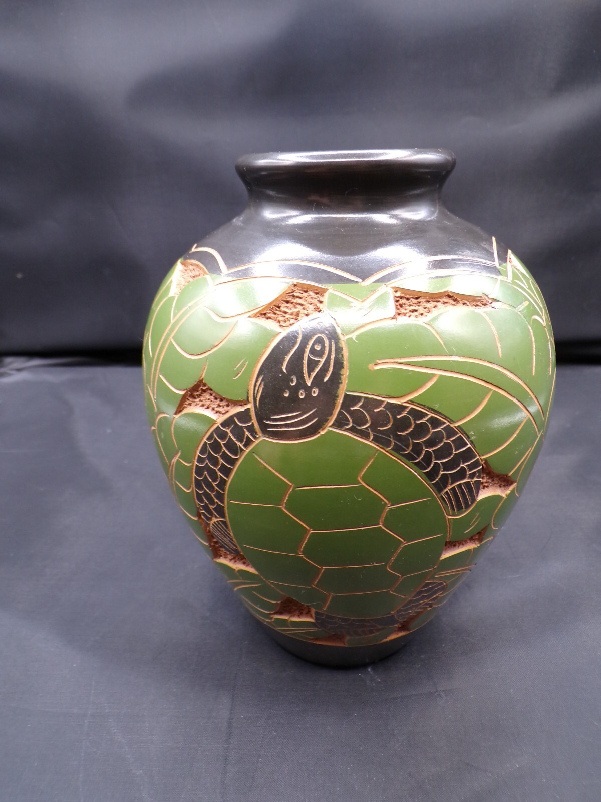 Nicaragua Sea Turtle Vase Carved Etched Folk Art Pottery Green 8.5” Tall