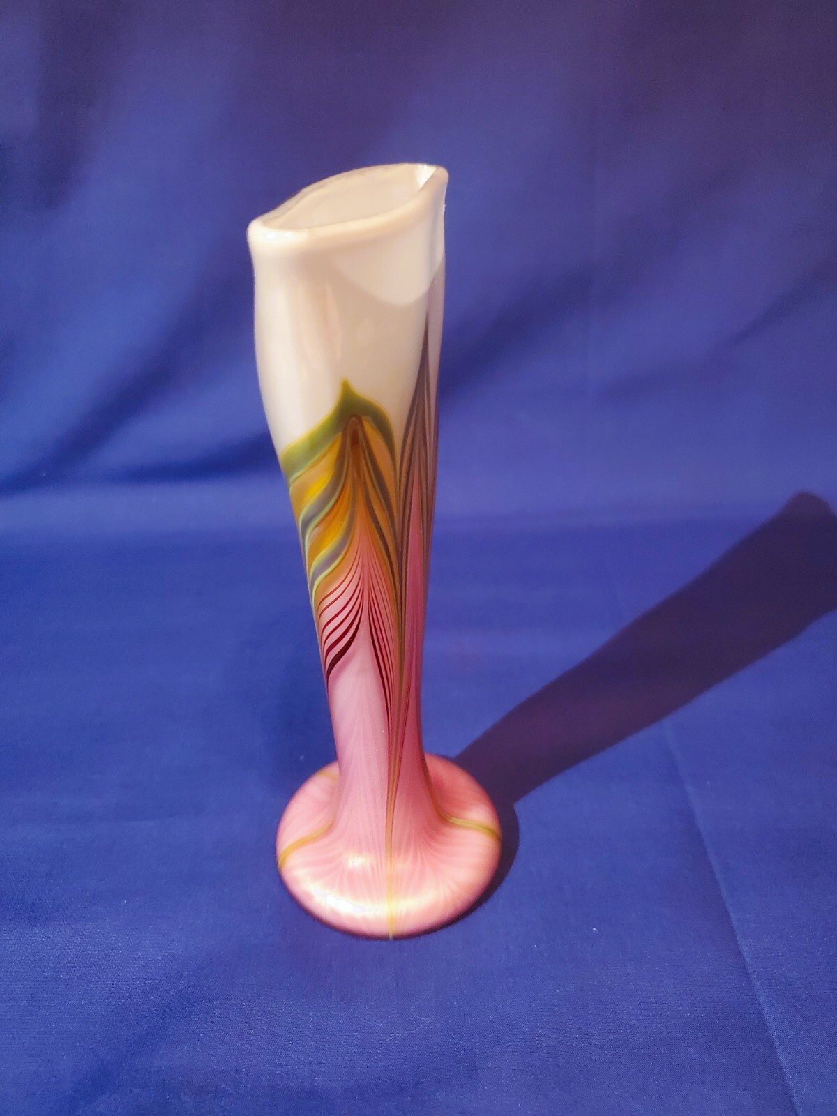ZELLIQUE STUDIO Signed JOSEPH MOREL Opalescent Pulled Feather Art Glass Vase – 1