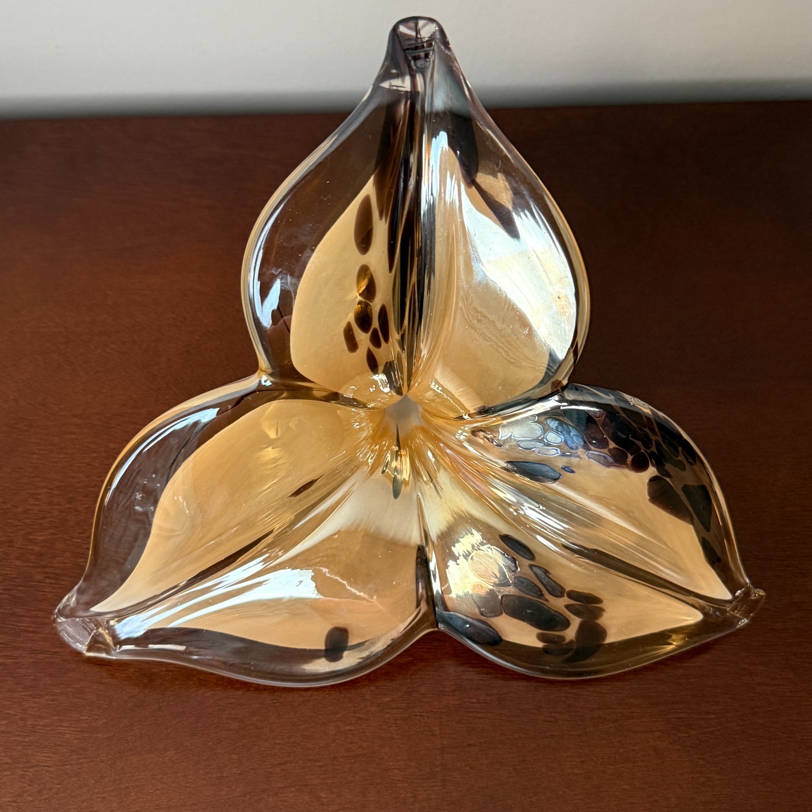 Murano Style Hand Blown Art Glass 3-Petal Flower Spiral Stem Amber Brown Sculptu