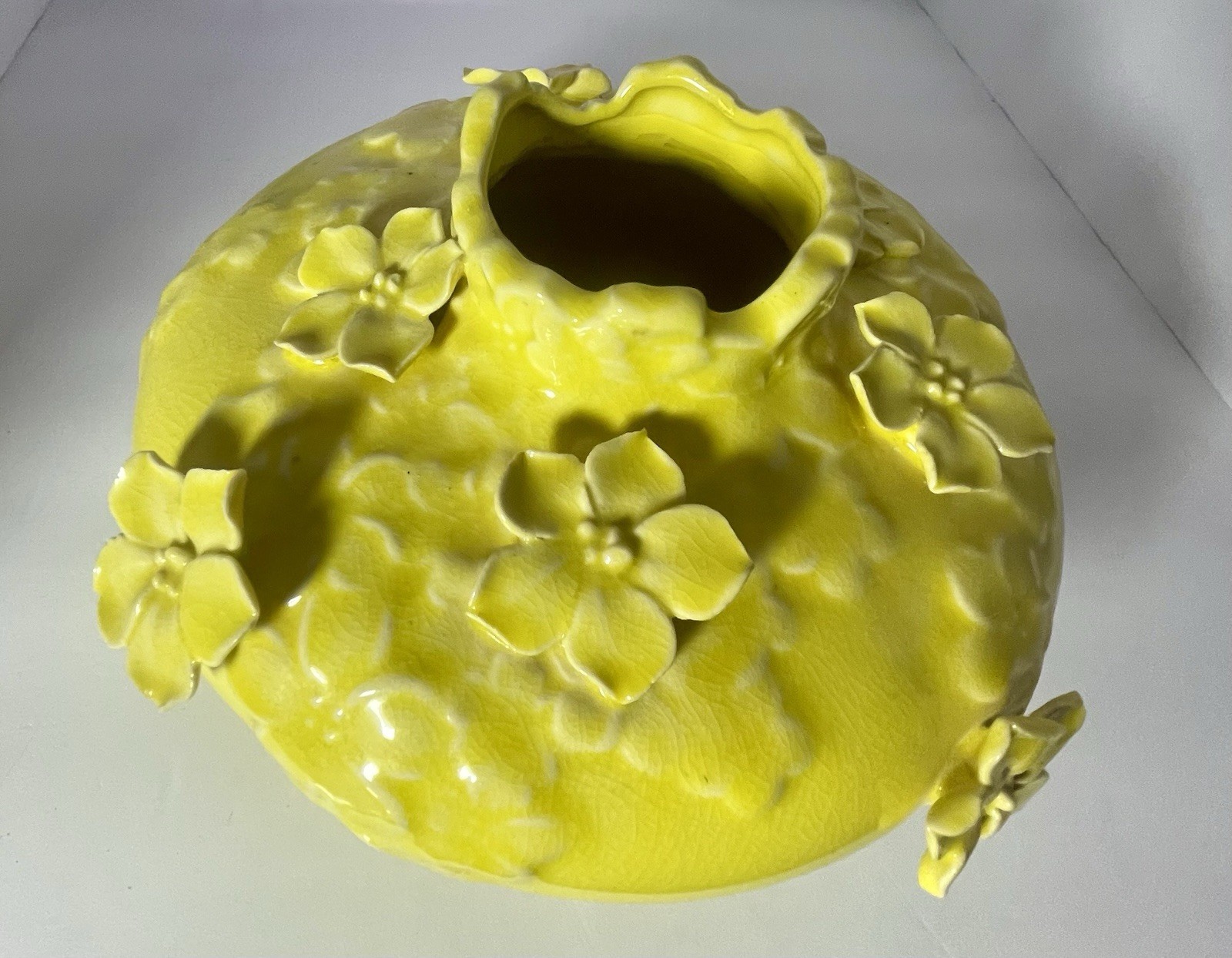 Vintage Remi Pottery Yellow 3D Flowers Art Vase Bowl Pot Planter 9″ x 5.5″