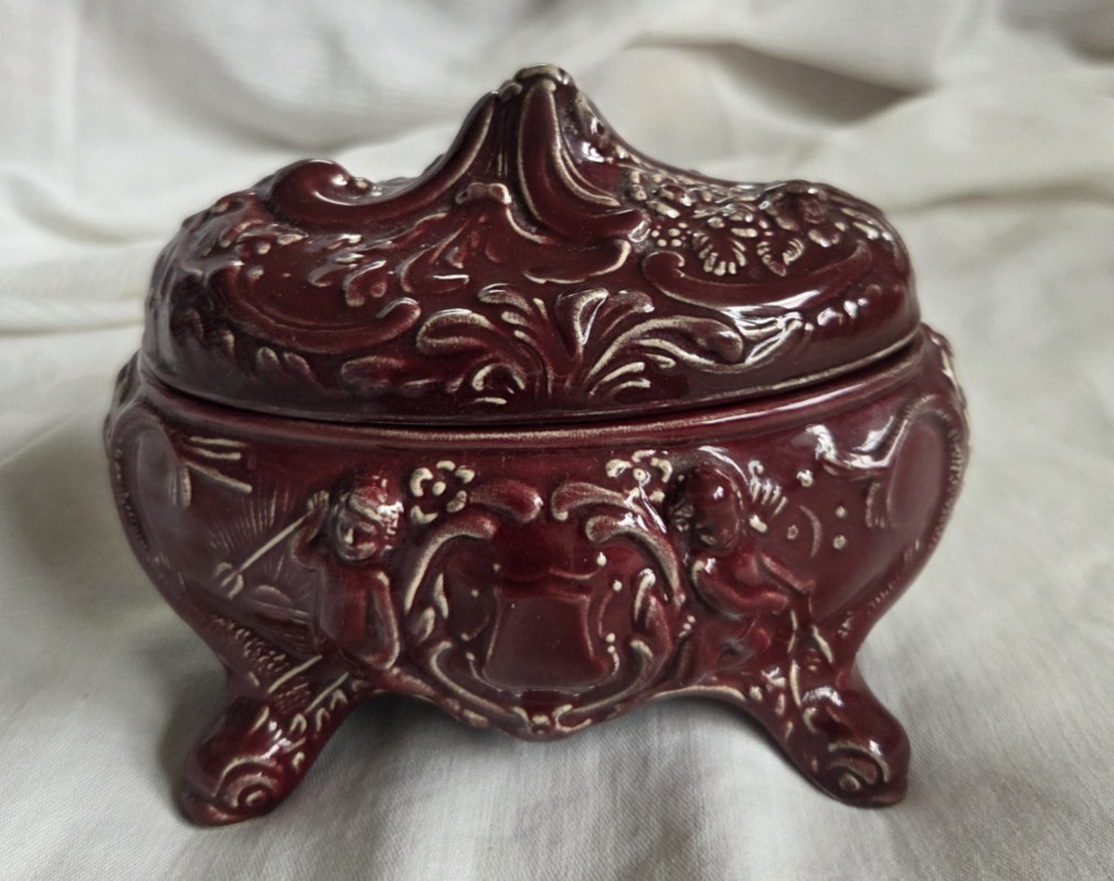 Vtg Brown White Ceramic Footed Trinket Jewelry Box Ornate Floral Lidded Signed