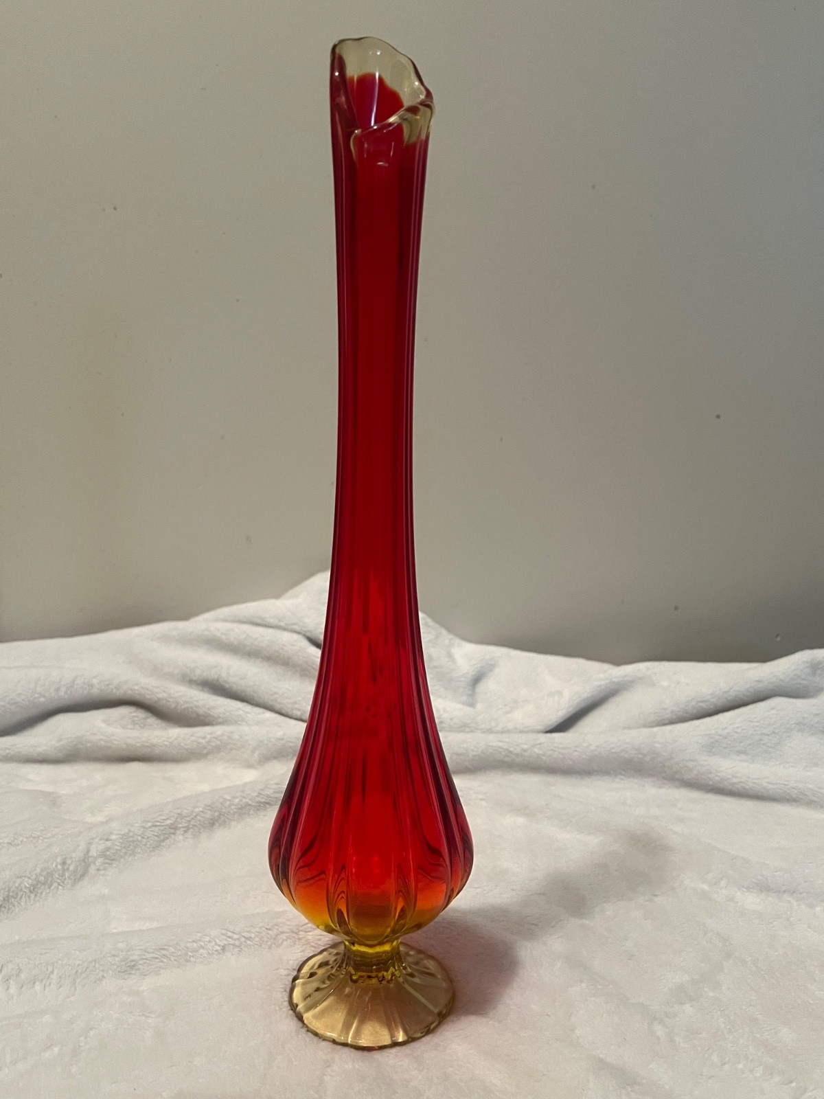 L.E. Smith Simplicity Ribbed Pedestal Swung Vase Flame Red Amberina