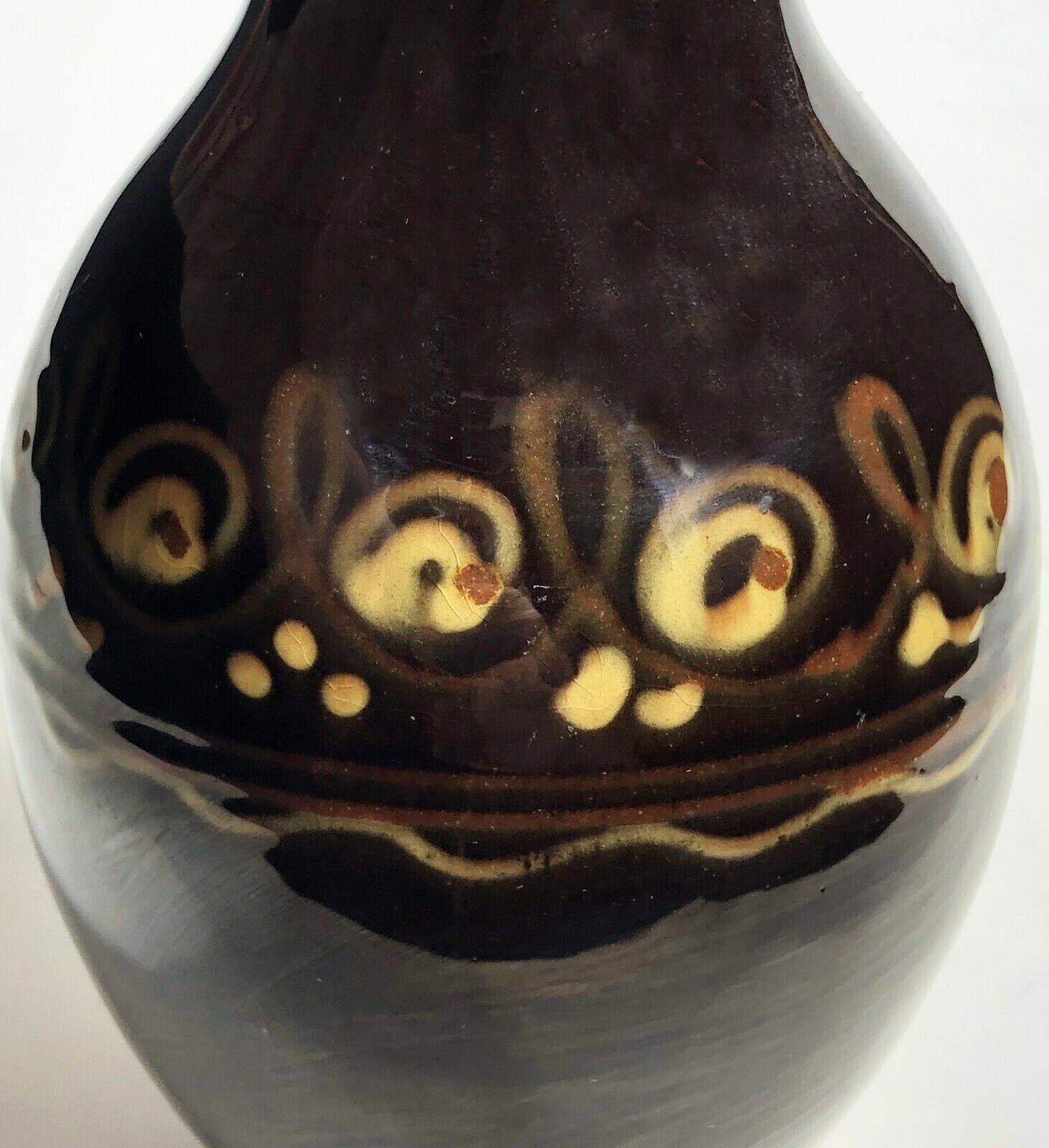 Studio Art Pottery Vase Redware Brown Glaze & Hand Painted Cream Swirls 6.75″