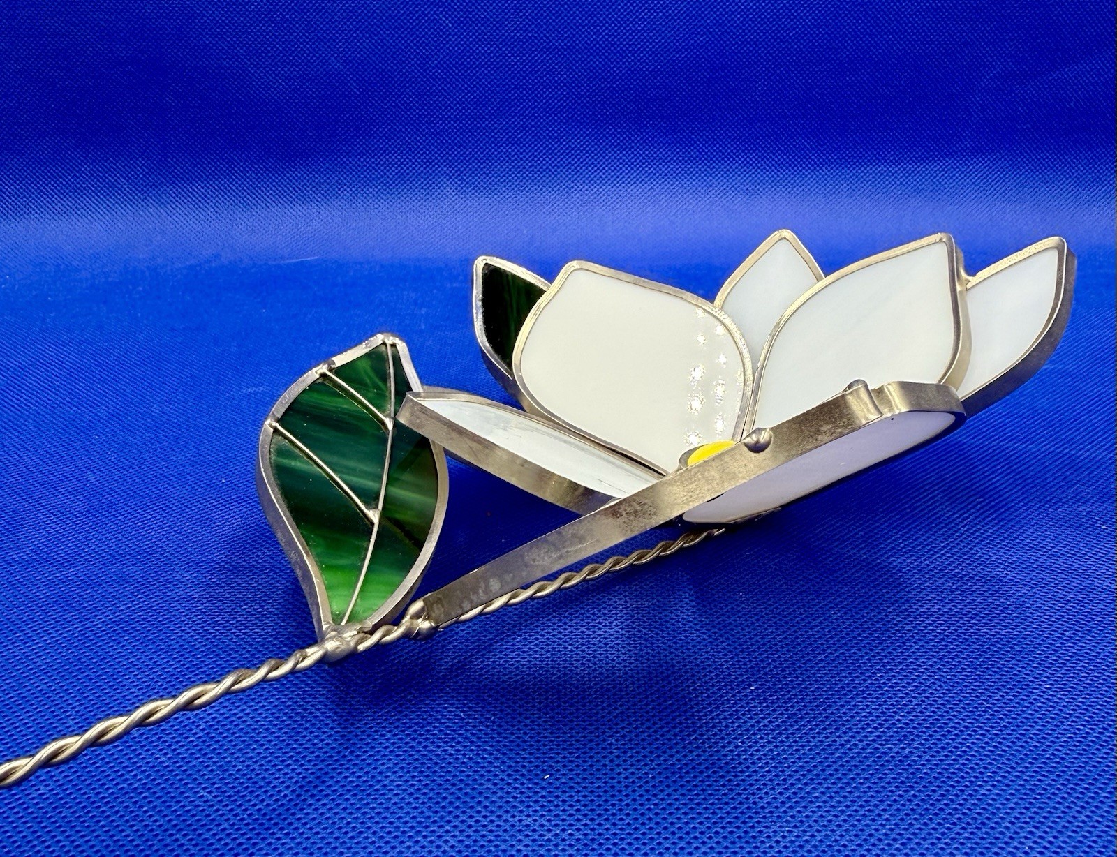 Vintage Stained Glass White & Green Flower Sun Catcher Layered Freestanding 9”