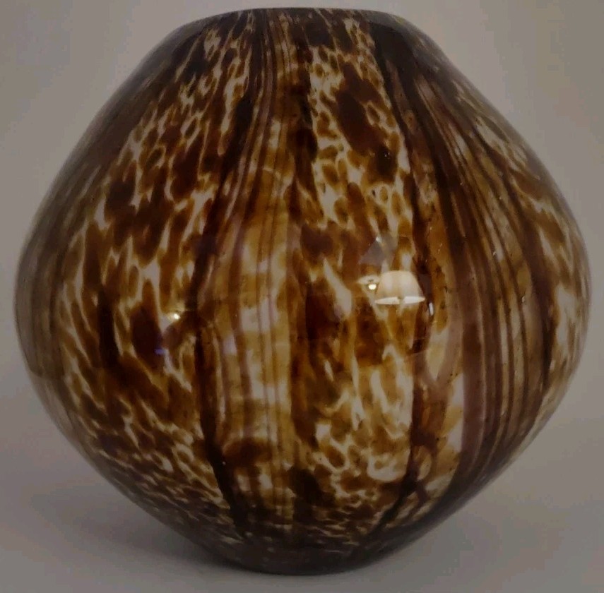 Stunning Tortoise Shell Pattern Hand Blown Glass Vase 9″ Mint Condition #226G