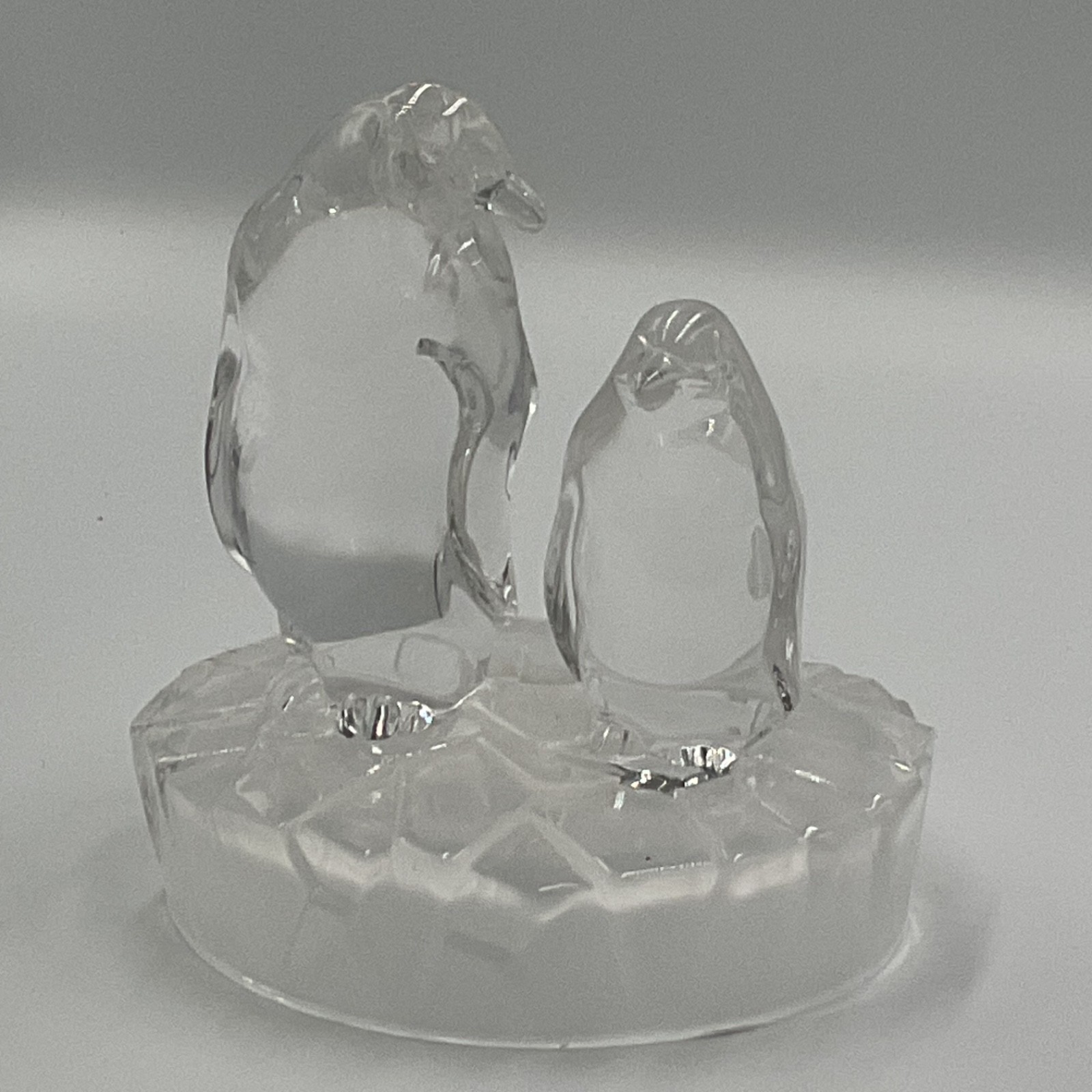 Vintage Royal Crystal Rock RCR 5” Mommy and Baby Penguin Figurine Glass statue