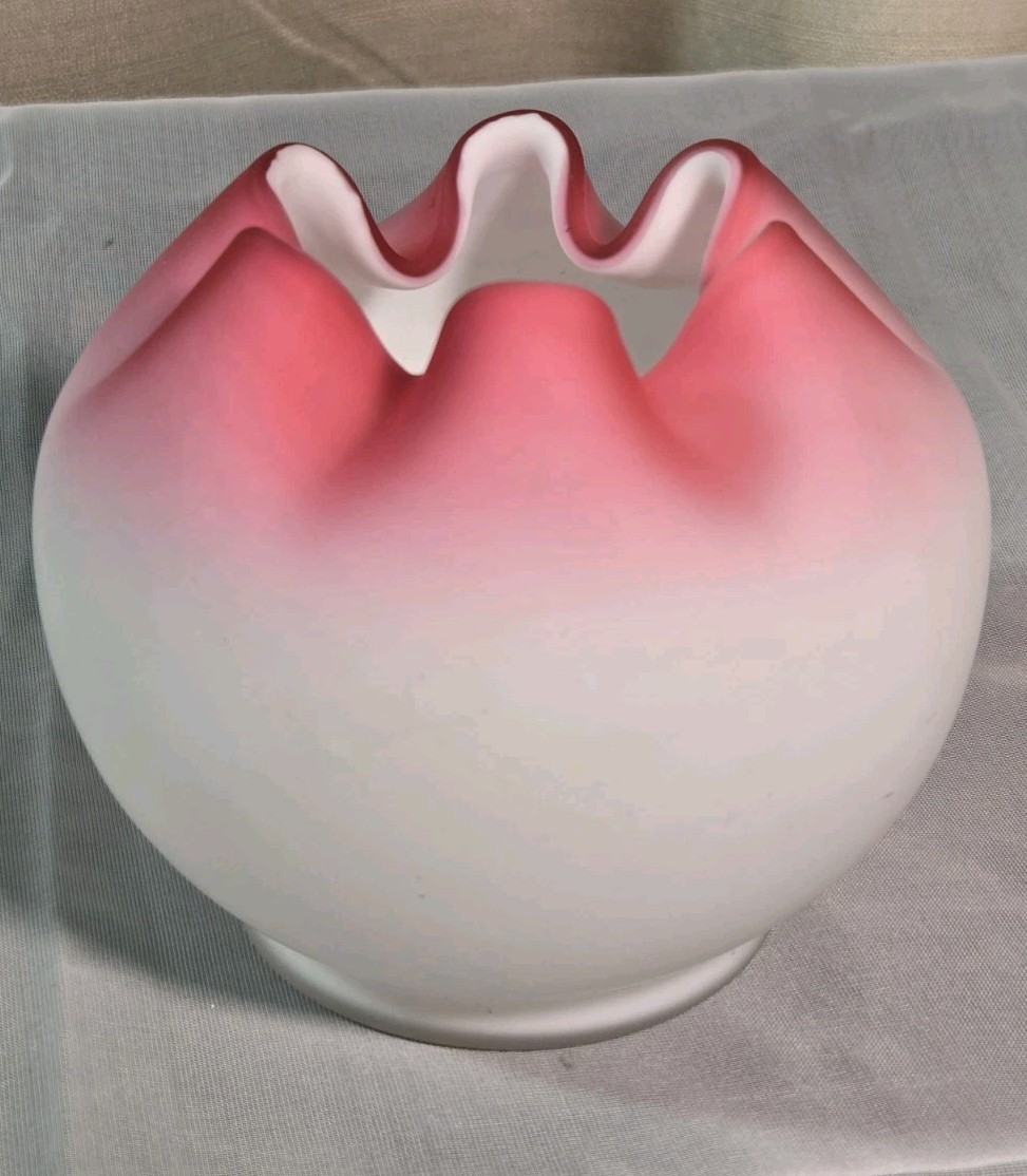 Pink Ombre Satin Cased Glass Vase Rose Vintage 4″ Ruffled Edge