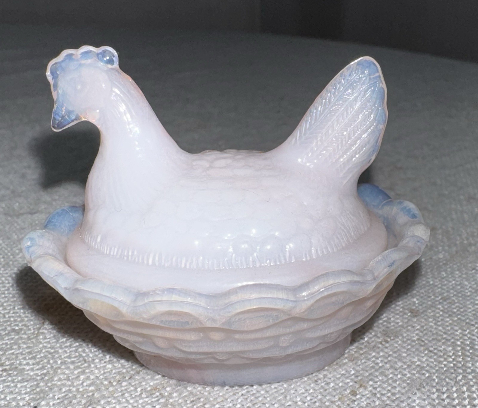 Boyd Art Glass Chick Salt HEN on NEST Mini HON #186 Salmon SIGNED Bernard Boyd
