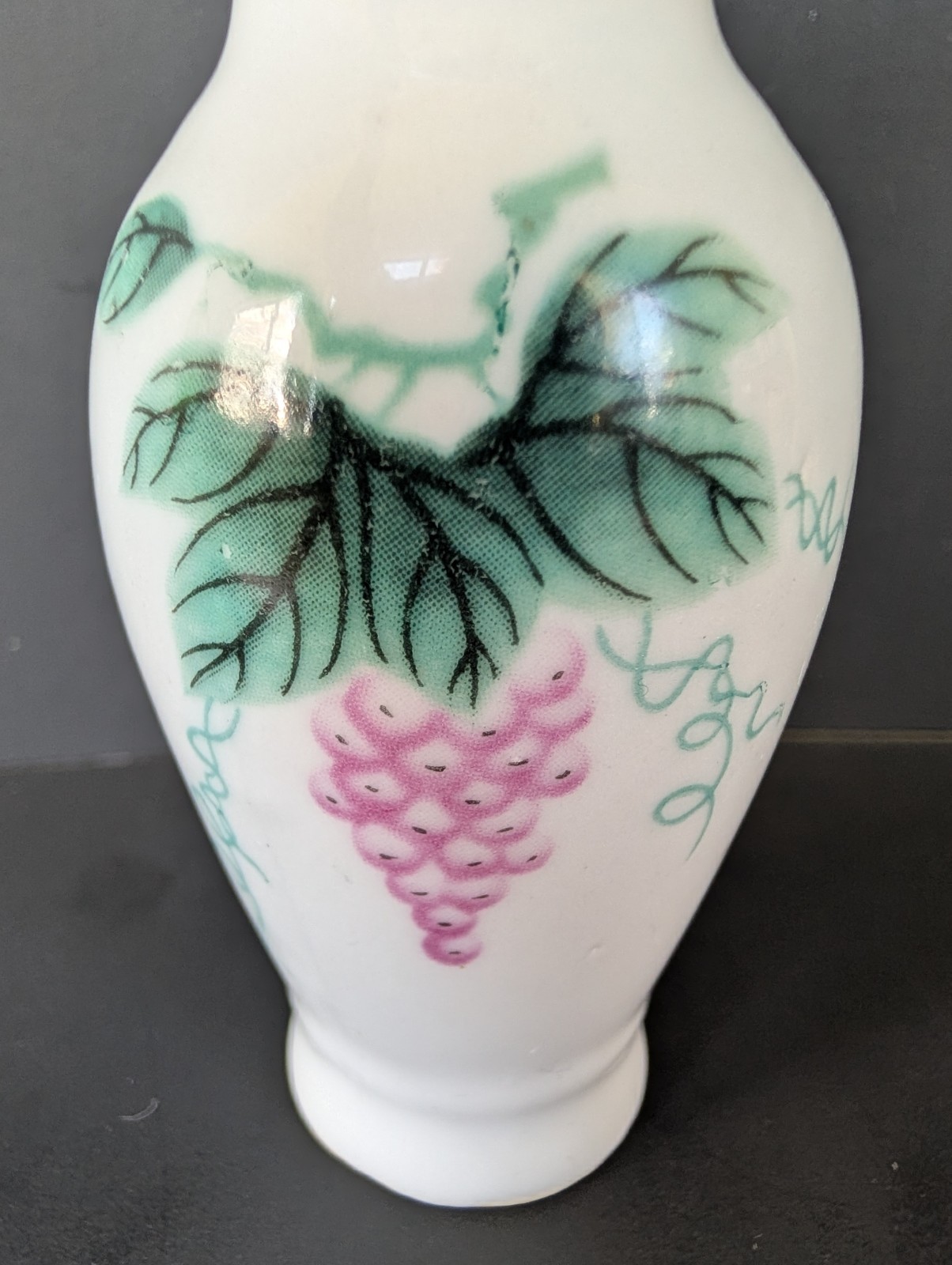 White Green Pink Ceramic Vase Grapes Pattern Glossy Finish Decorative China 4″