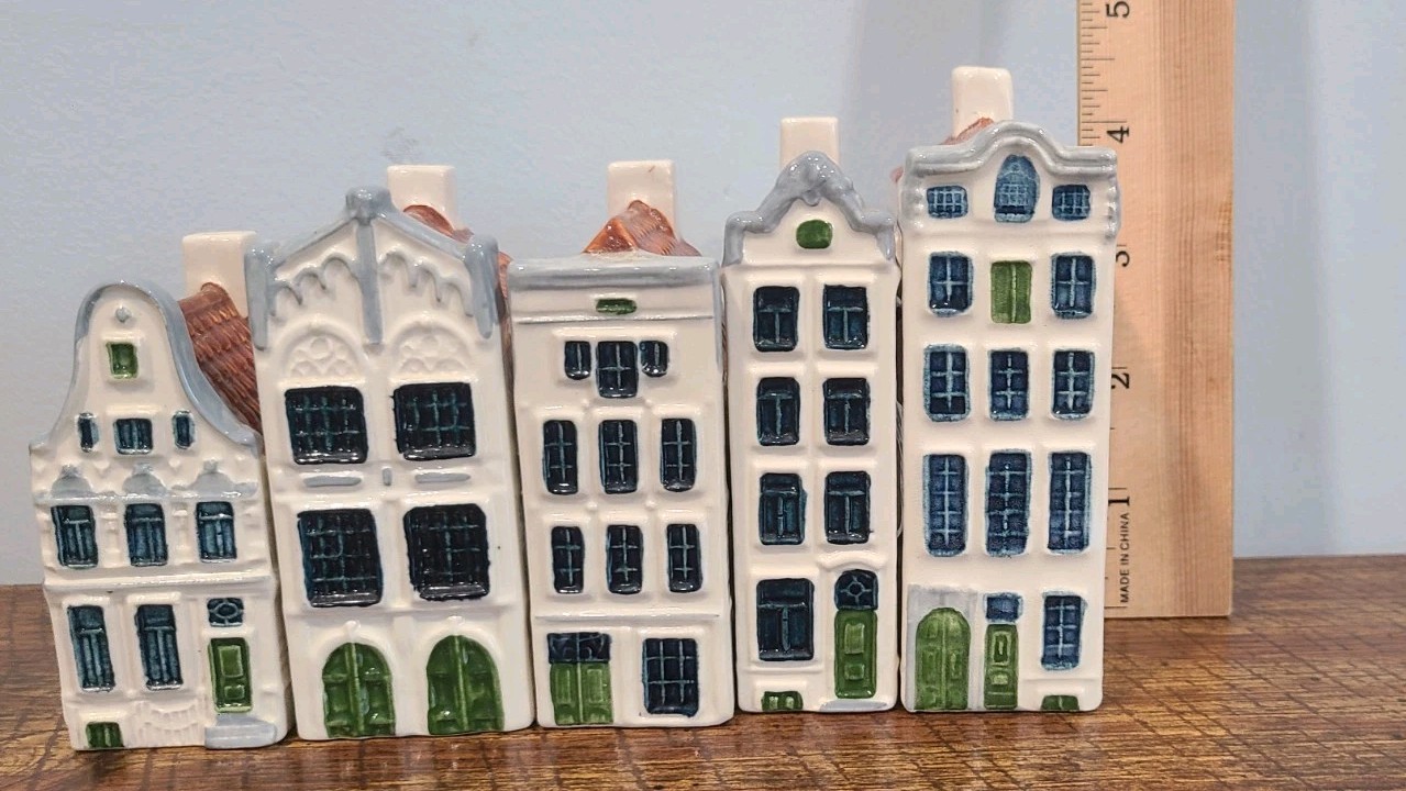 VTG KLM Blue Delft House K100 K102 K104 K108 And K106 by Royal Holland