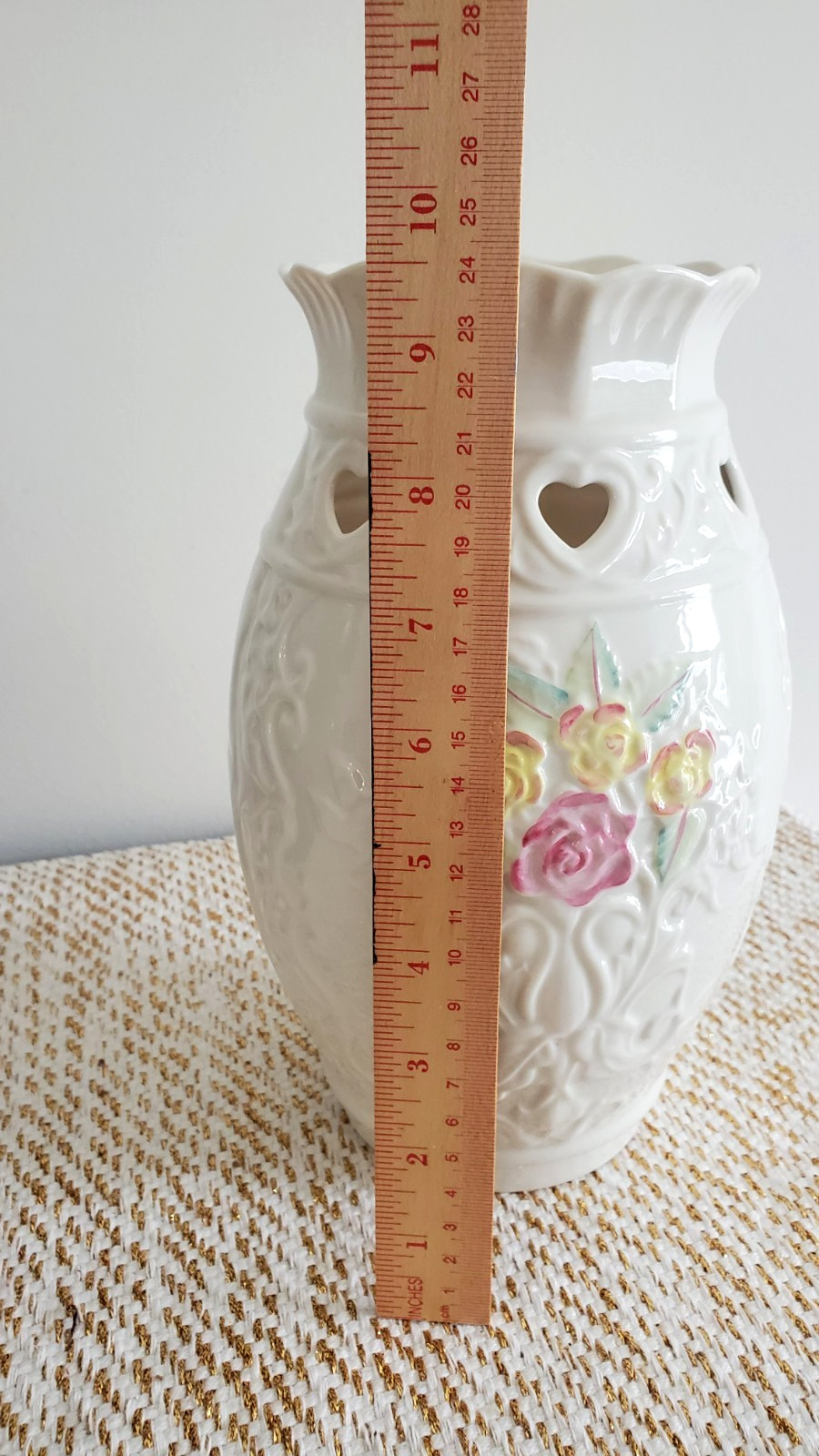 ROMANTIC ROSE “BELLEEK” POTTERY PORCELAIN HURRICANE LAMP 2001 GGREAT FIND!
