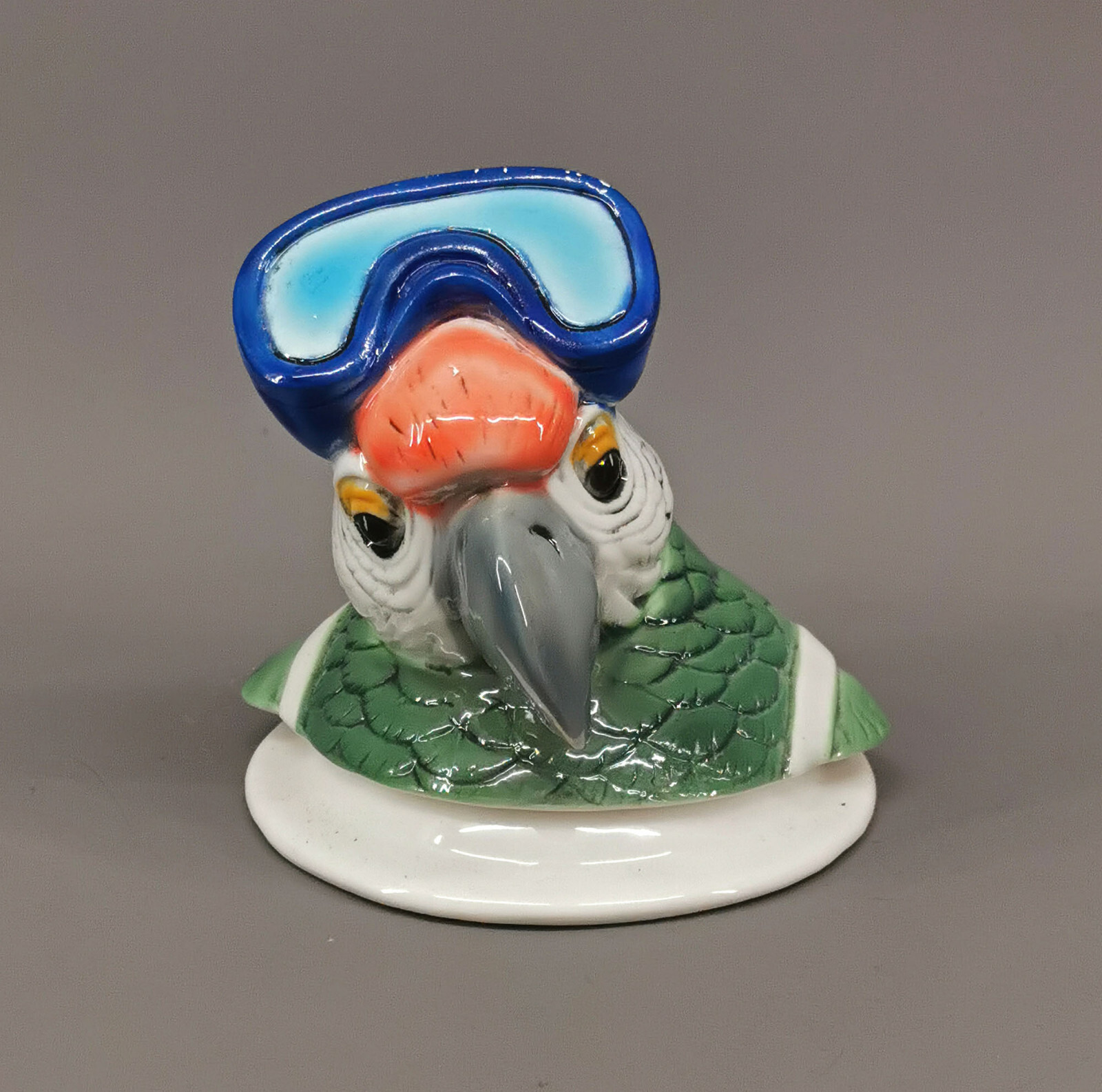 9959643-d Ens E. Bean Porcelain Paperweight Parrot Goggles 4 5/16×4 5/16in
