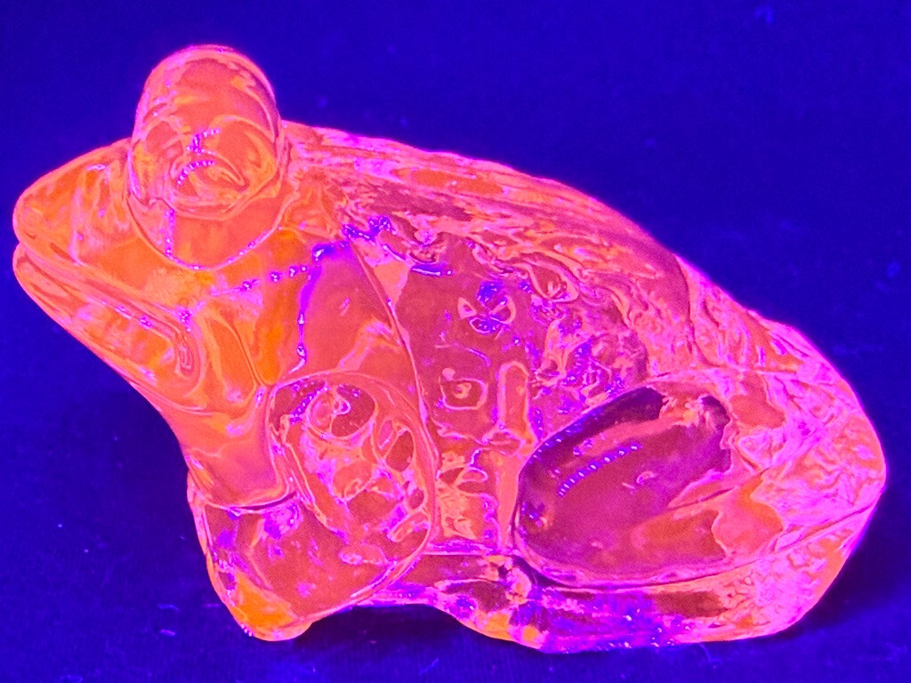green Vaseline uranium glass Jeremy Frog Toad paperweight magnesium selenium art