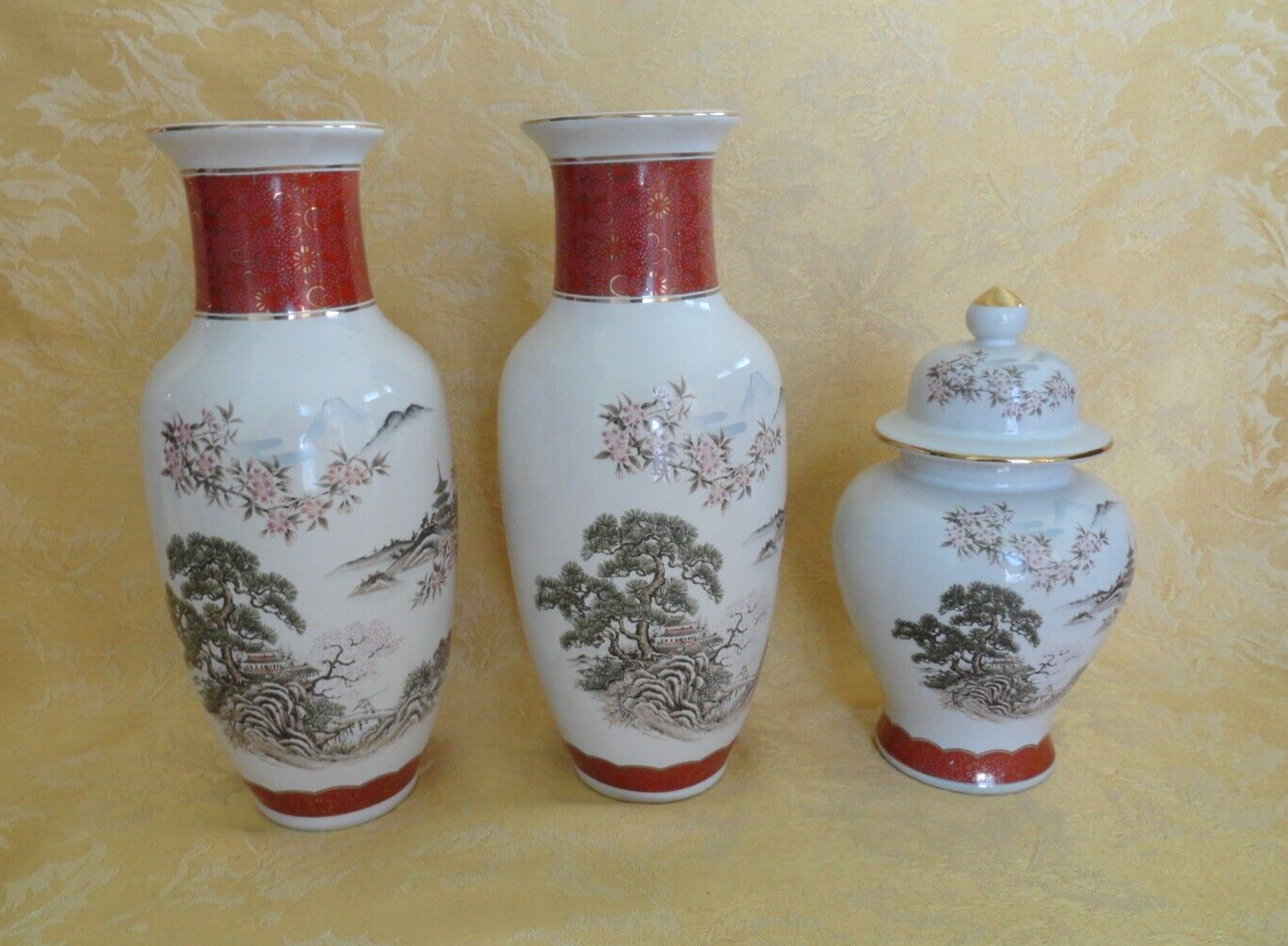 3 PCS VINTAGE CC JAPAN ORIENTAL SCENIC HAND DECORATED VASES & LID POT GOLD TRIM