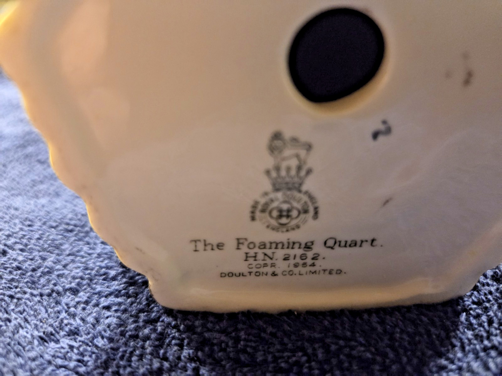 Royal Doulton England Figurine ”The Foaming Quart” HN 2162 Perfect Estate Find