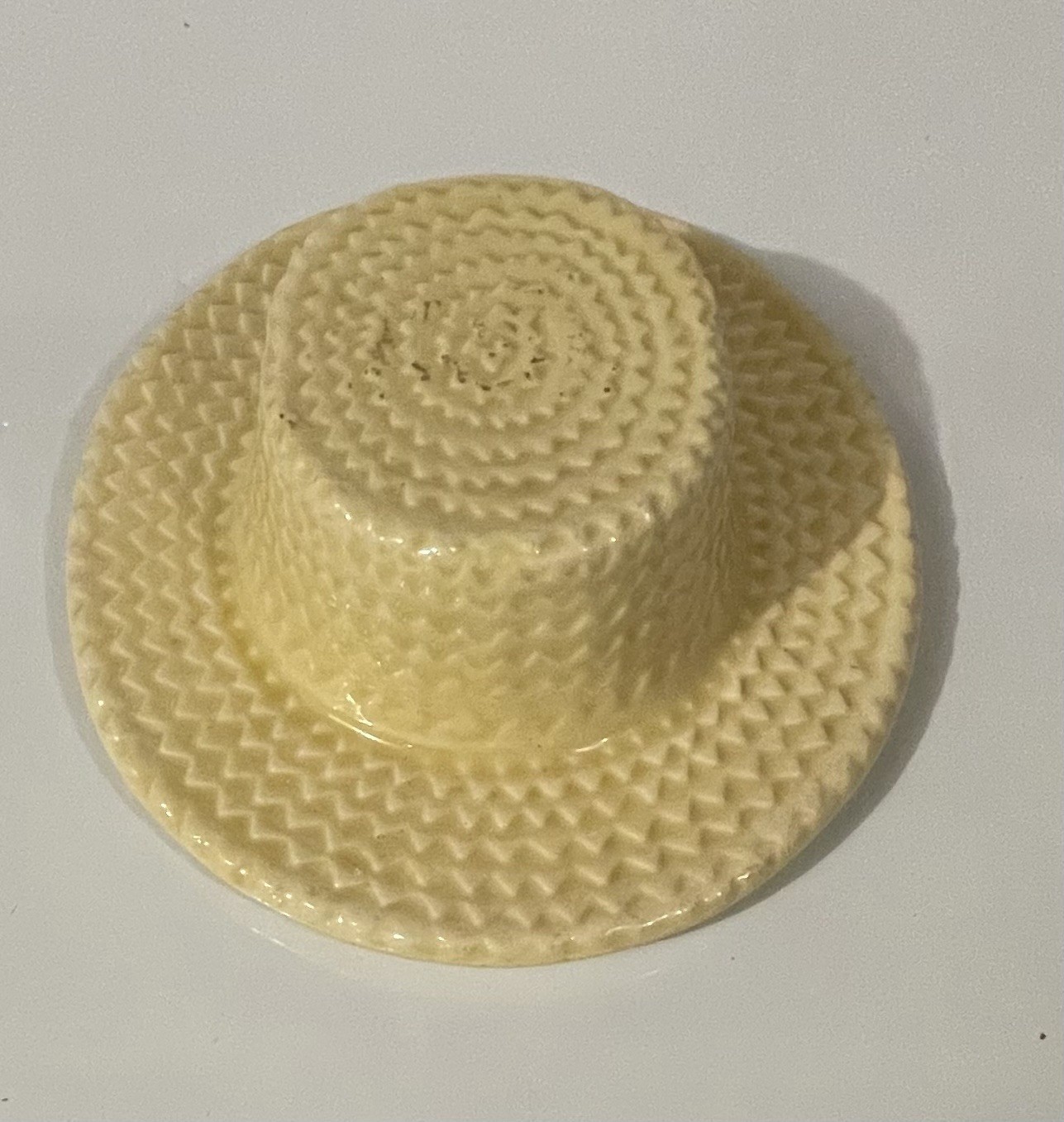 CERAMIC WALL HANGING YELLOW HAT PLANTER DECOR WIDE BRIM GARDENING HAT