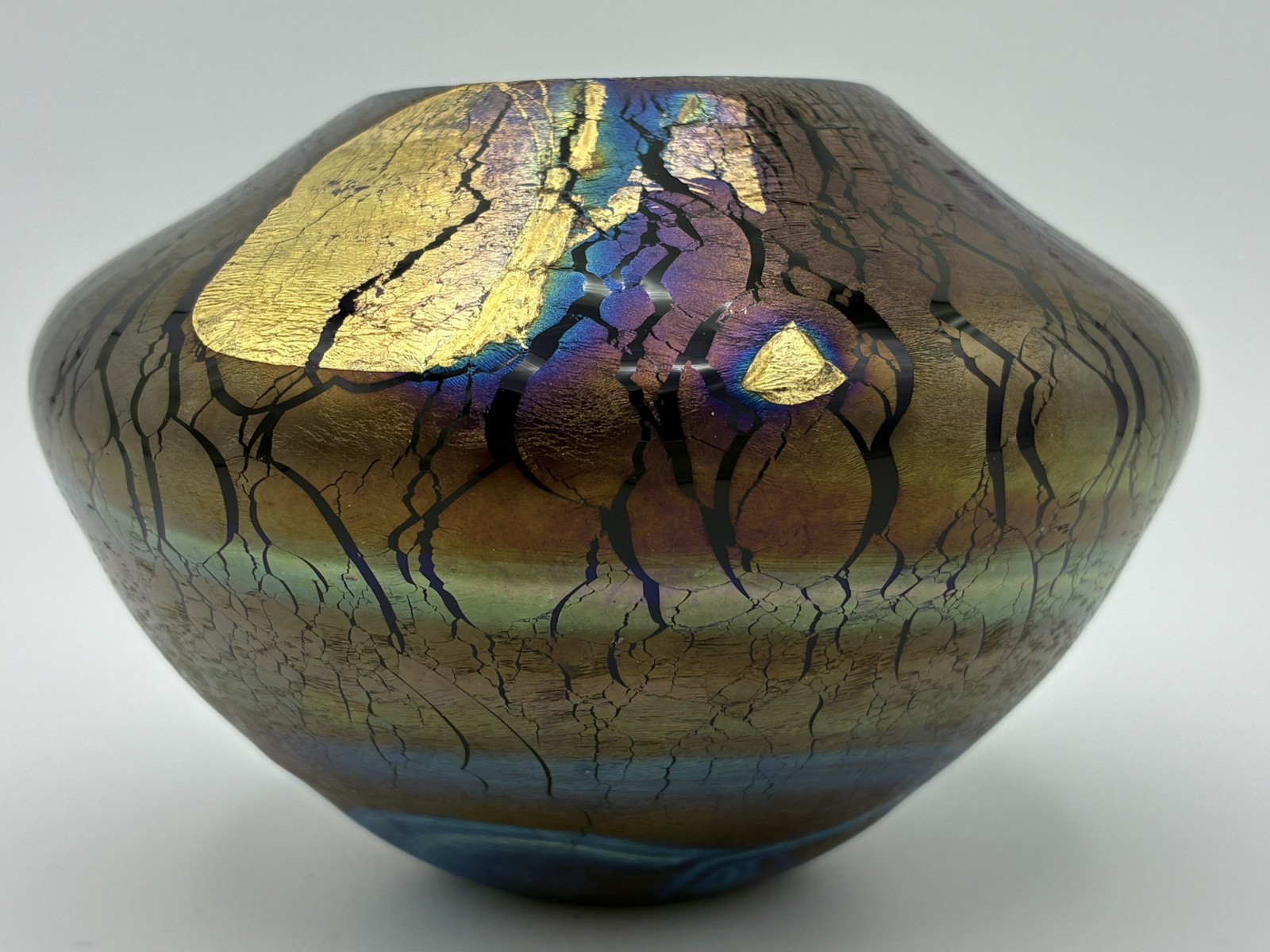 Beautiful Robert Eickholt Art Glass Vase Iridescent Gold Foil Purple Blue Signed