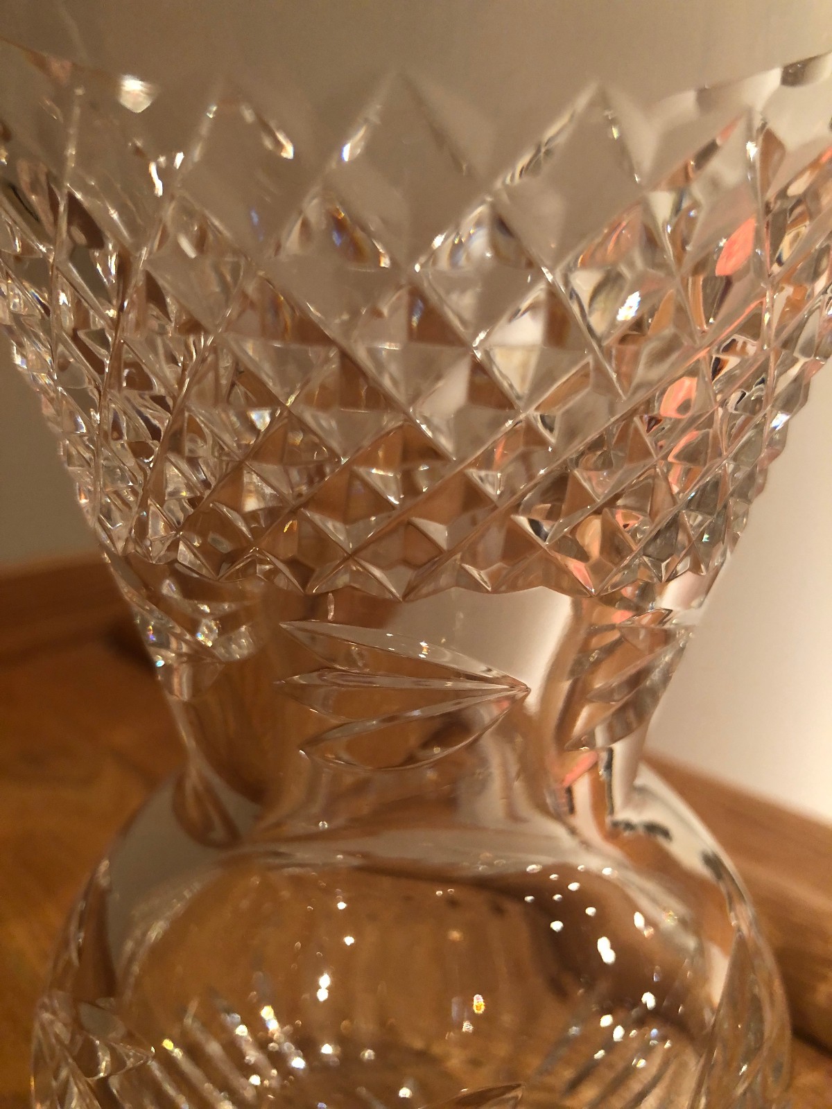 Cavan Fine Irish Lead Crystal Glass Hourglass Bud Vase Hand Made Cut ~ NWOB