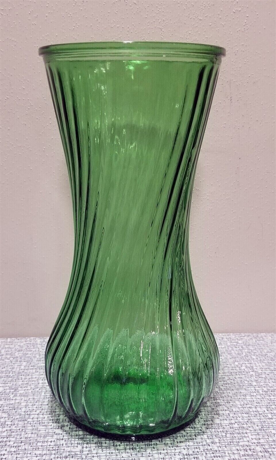 Vintage HOOSIER GLASS Emerald GREEN Ribbed SWIRL 9 ¾” Flower VASE 4081 – 4091