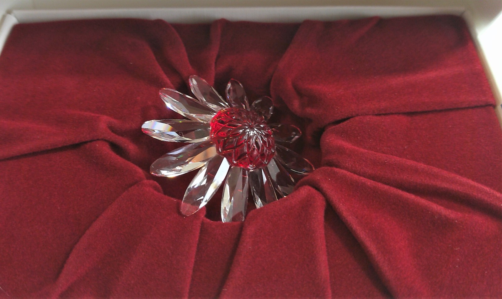 Swarovski SCS Crystal Marguerite Flower / Daisy Red & Clear in Original Box