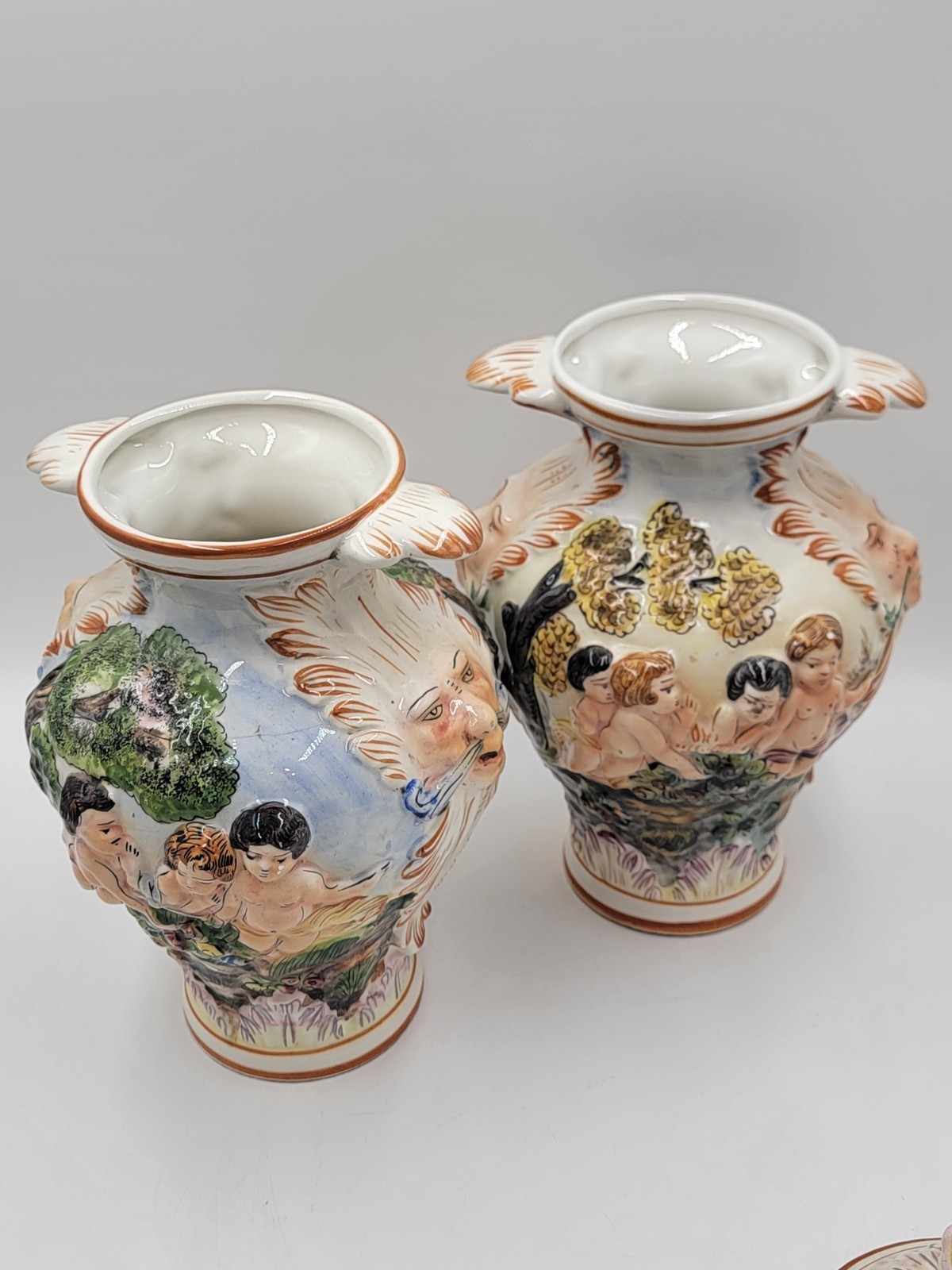 Vintage Set Of 2 Capodimonte Italy Porcelain Cherrubs Handpainted Lidded Urns.