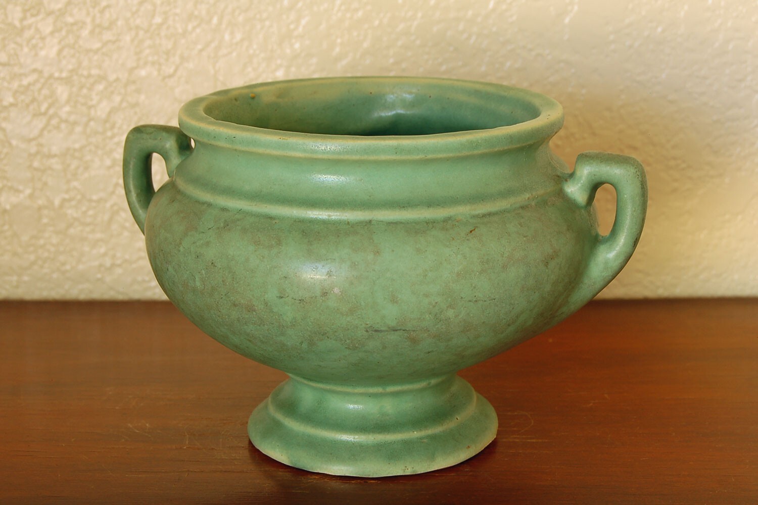 Gorgeous Early Brush-McCoy Arts & Crafts 2-Handled Empress Vase #699 Art Vellum