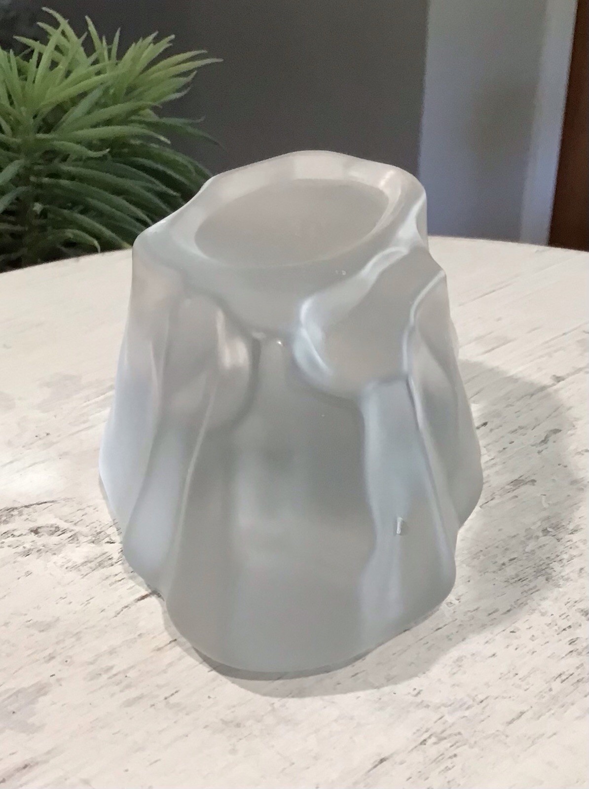Vintage Satin Iceberg Figurine Stand Made In Austria 4.75” Beautiful Smooth