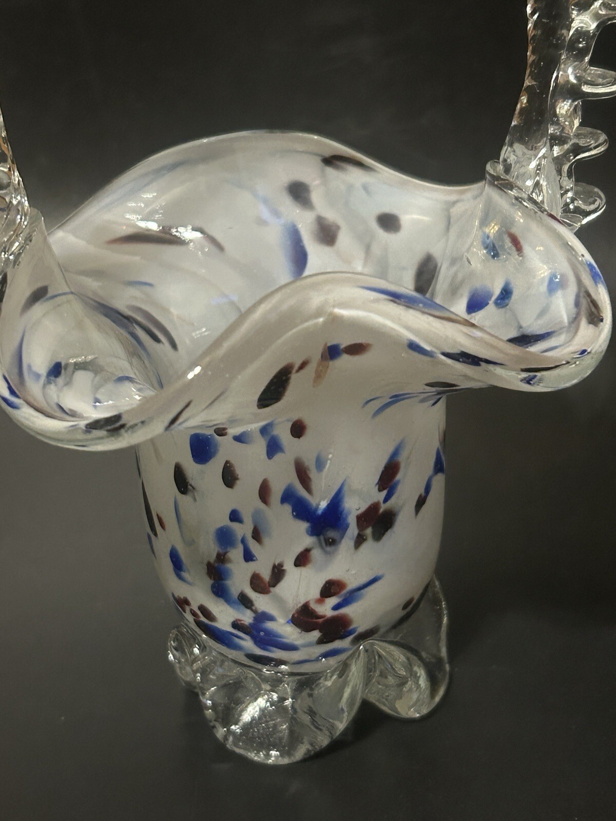 Romanian Hand Blown Art Glass Basket Vase With Applied Handle 7″