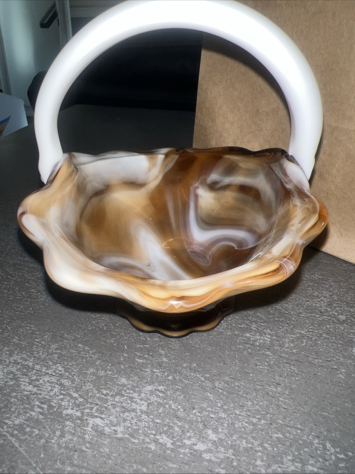 Imperial Caramel Slag “End Of Day” #156 4 1/2″ Basket With Original Tag Carmel