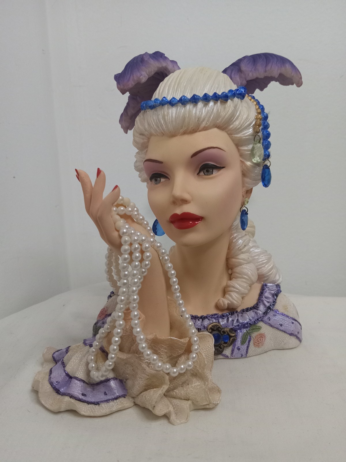 Cameo Girls Deluxe Head Vase: Judith 1790 “Treasure Beyond Measure” 750 MADE