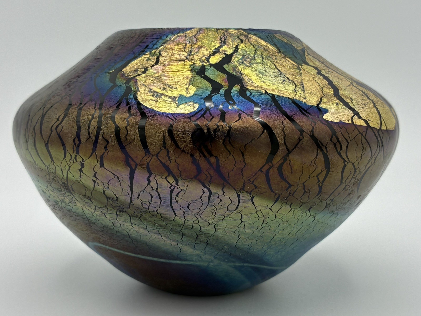 Beautiful Robert Eickholt Art Glass Vase Iridescent Gold Foil Purple Blue Signed
