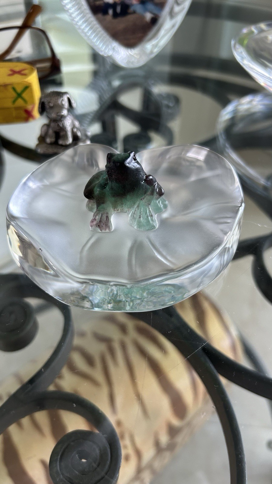 Daum France Pate de Verre Frog On Lily Pad Signed 3″ X 4″ X 1″ Perfect