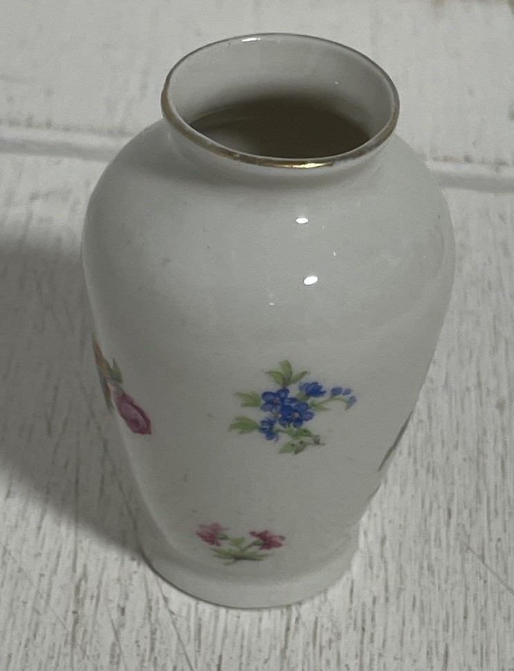 Vintage Real China Made In Germany U.S.A Zone Miniature Vase 7.5cmx3.5cmx3.5cm