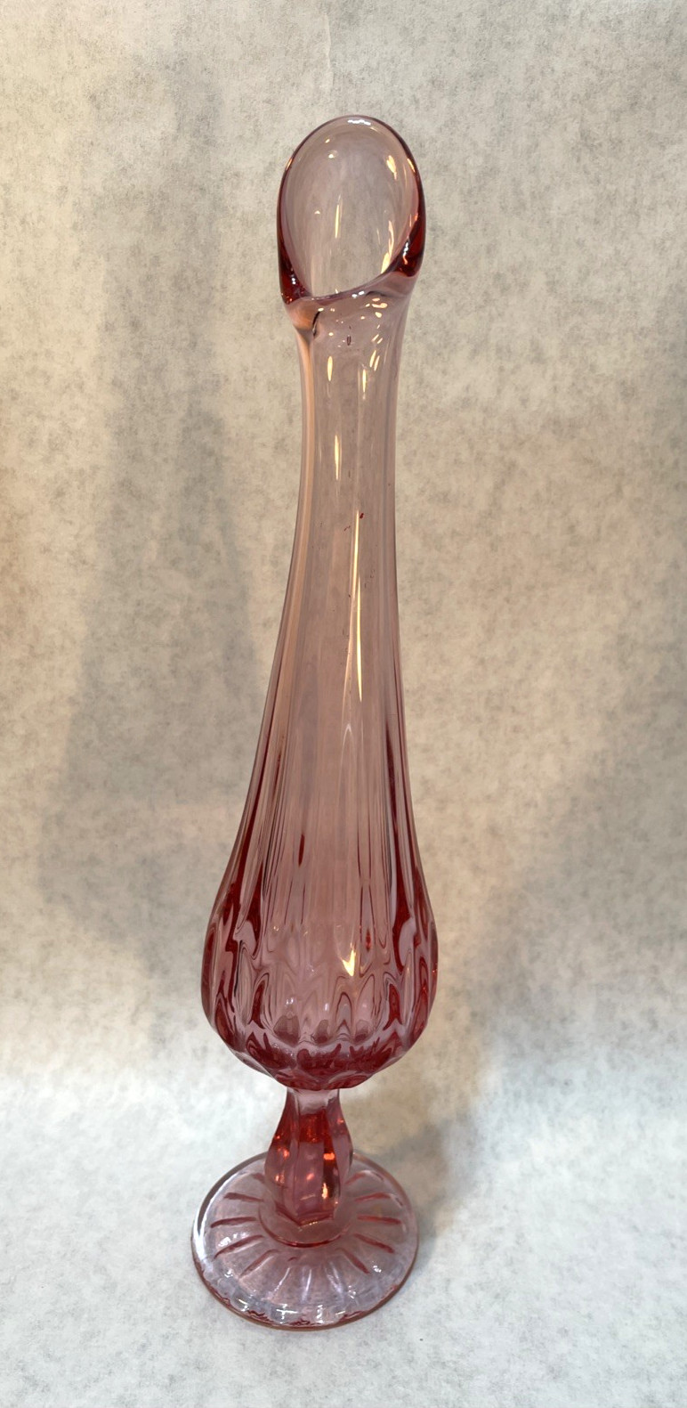 Vtg MCM Fenton Thumbprint Colonial Pink Footed Swung Bud Rose Flower Vase 10.5″