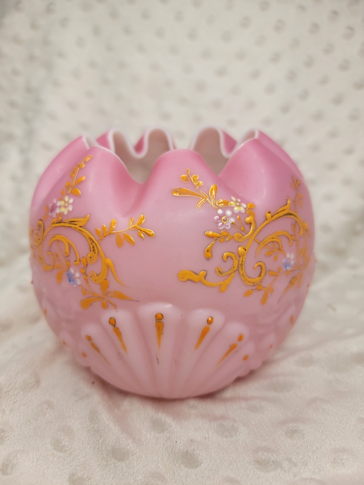 Vintage Consolidated Satin Glass Shell & Seaweed Rose Bowl Vase Pink Ruffled