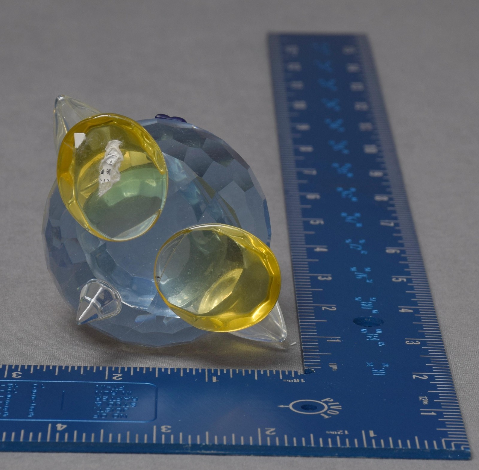 Unique Paperweight Facet Crystal Glass Derpy Penguin Scarf Figurine paperweight